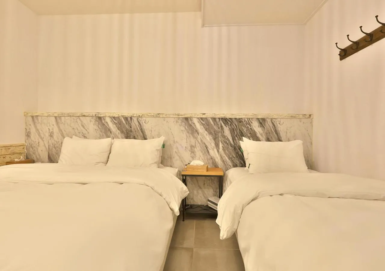 Bed in February Hotel Gimhae