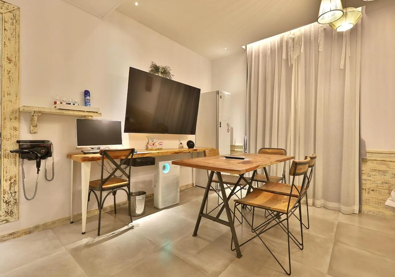 February Hotel Gimhae