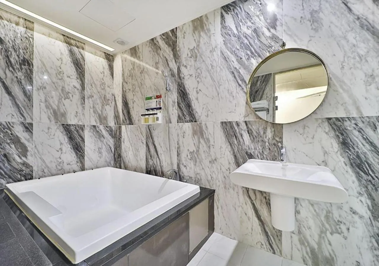 February Hotel Gimhae