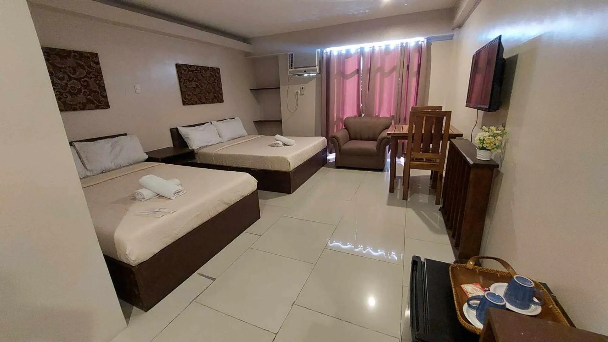 Bed in Regina Hometel