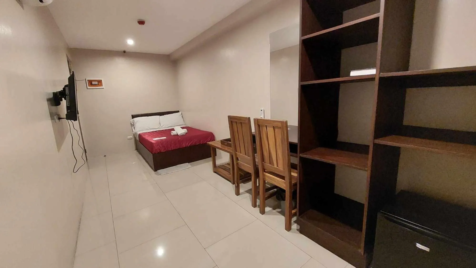 Bed in Regina Hometel