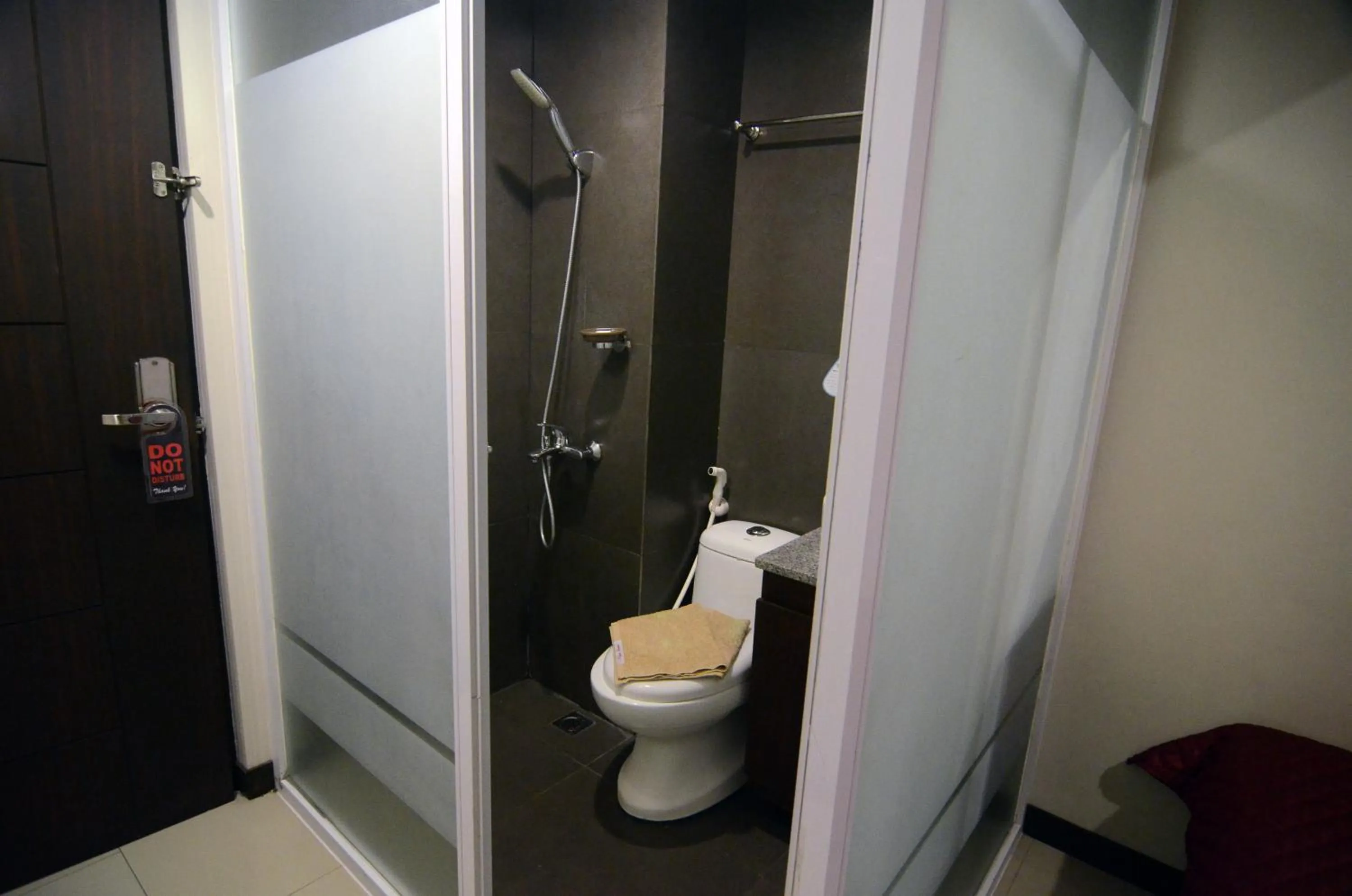 Shower in Regina Hometel