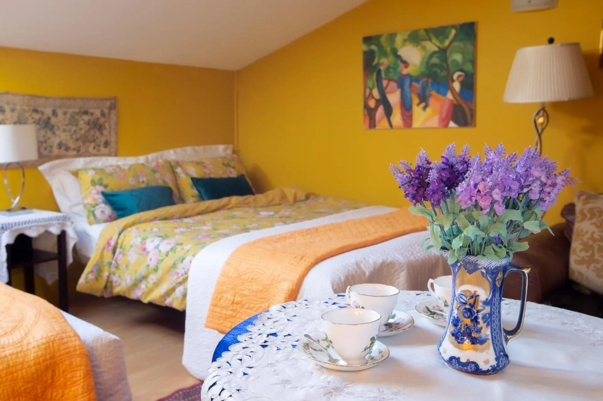 Bed in Dawson Place, Juliette's Bed and Breakfast