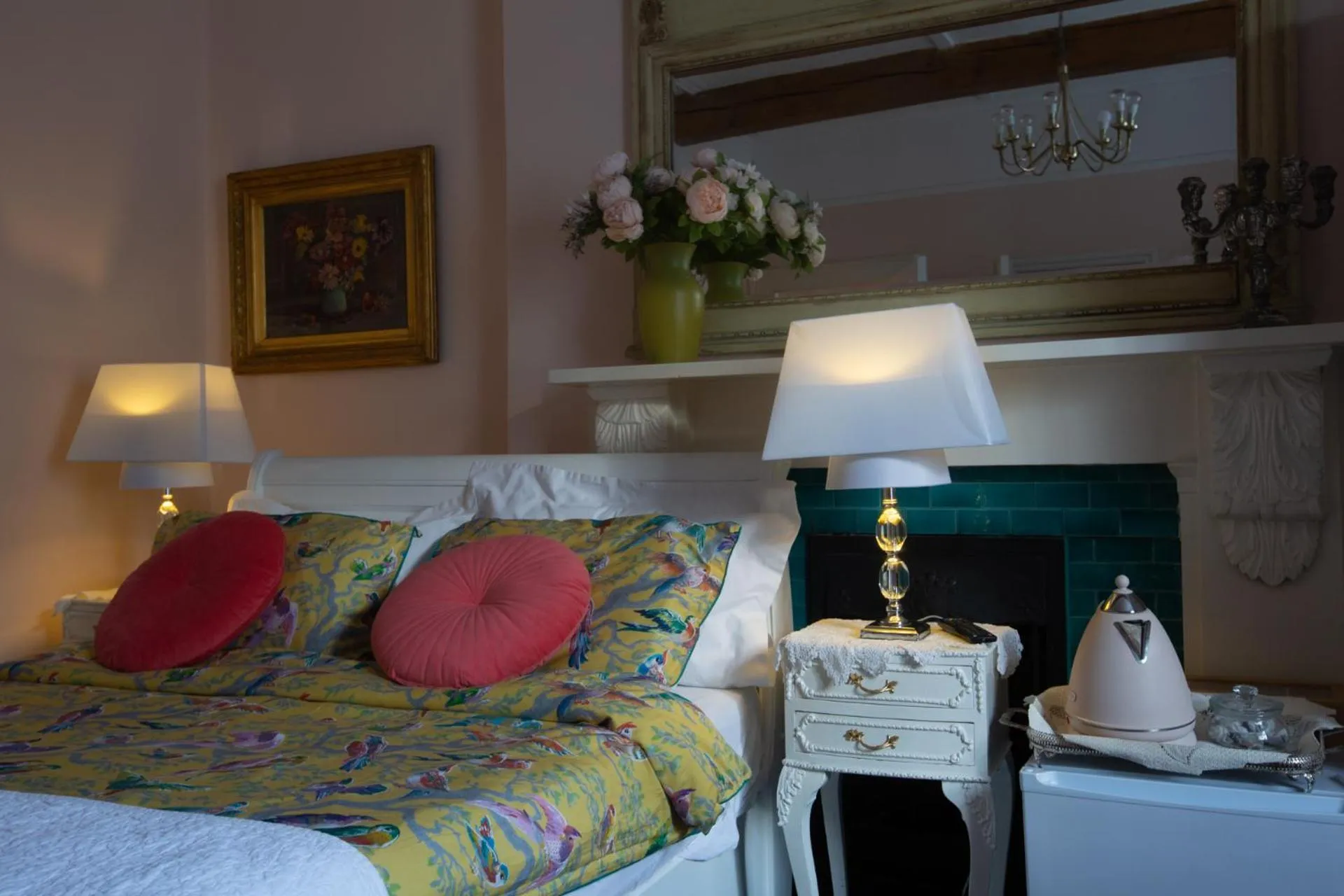 Bed in Dawson Place, Juliette's Bed and Breakfast