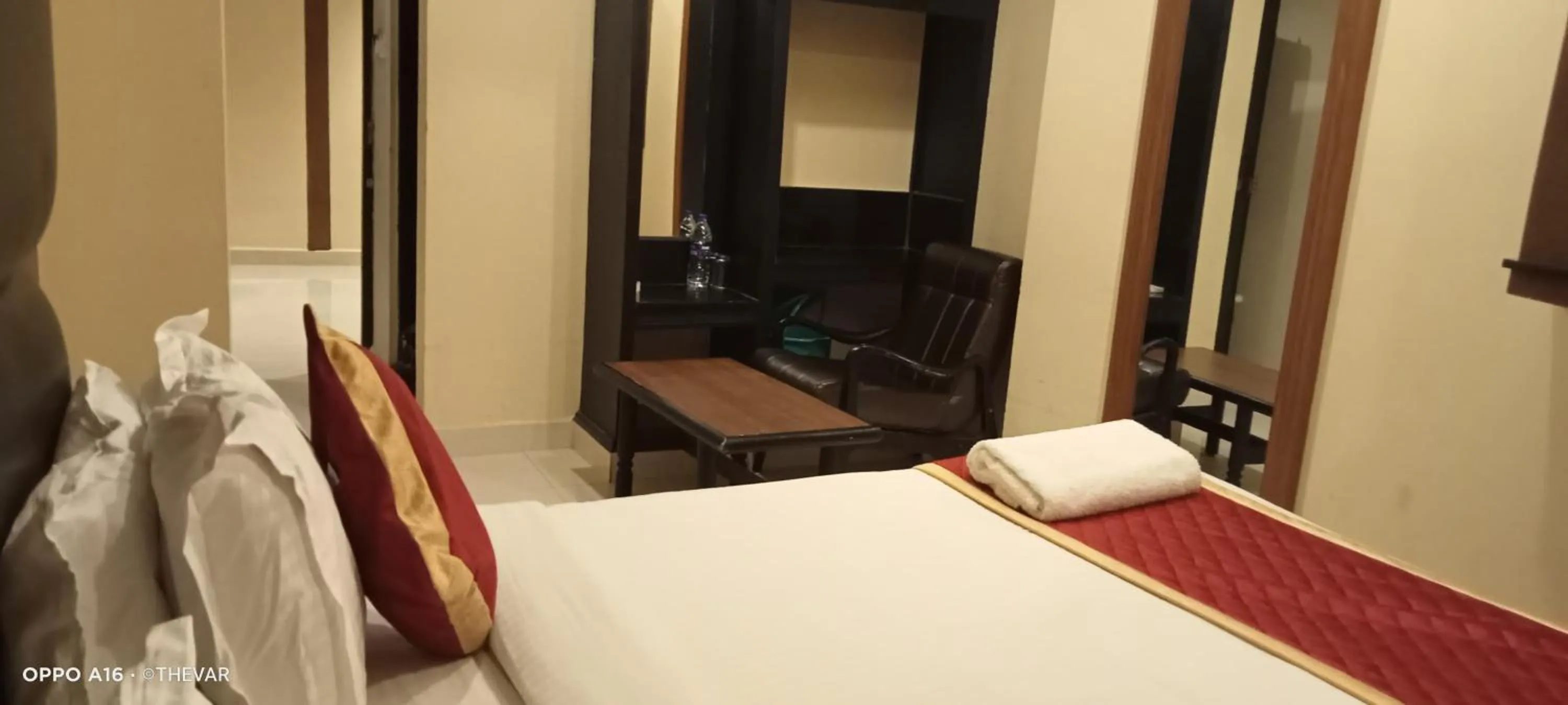 Bed in HOTEL SAMUDRA
