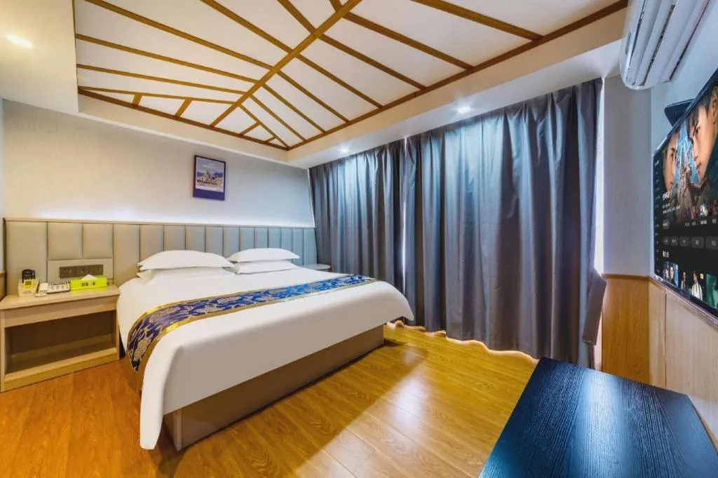 Bed in Yue Lai Yue Hotel