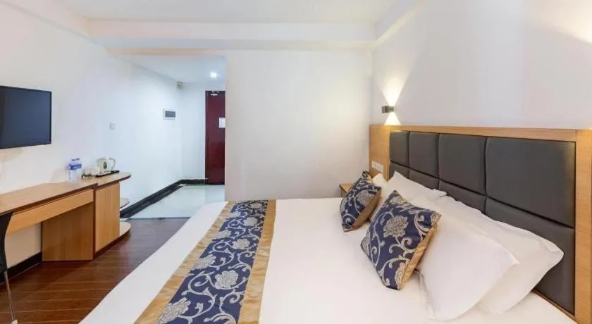 Bed in Yue Lai Yue Hotel