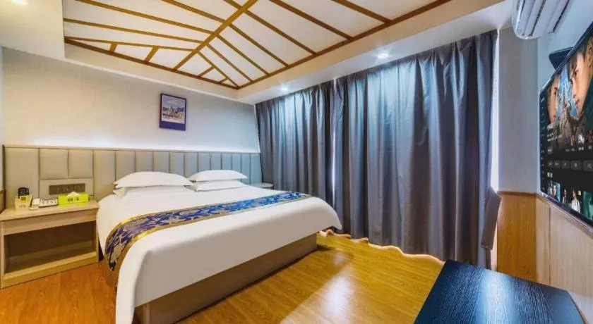 Bed in Yue Lai Yue Hotel