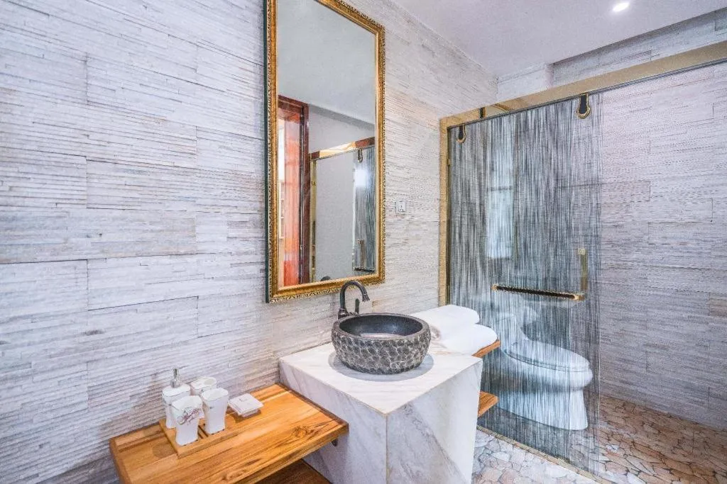 LARNG YAY  Riverview Resort Hotel