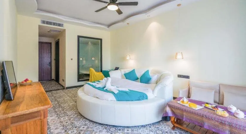 LARNG YAY  Riverview Resort Hotel