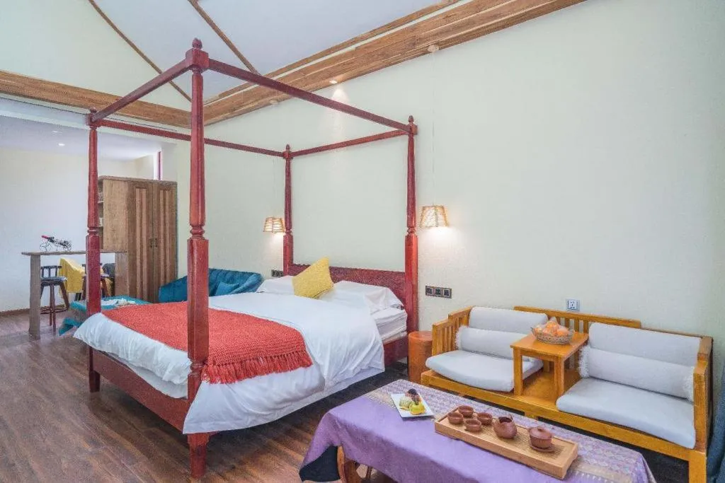 Bed in LARNG YAY  Riverview Resort Hotel