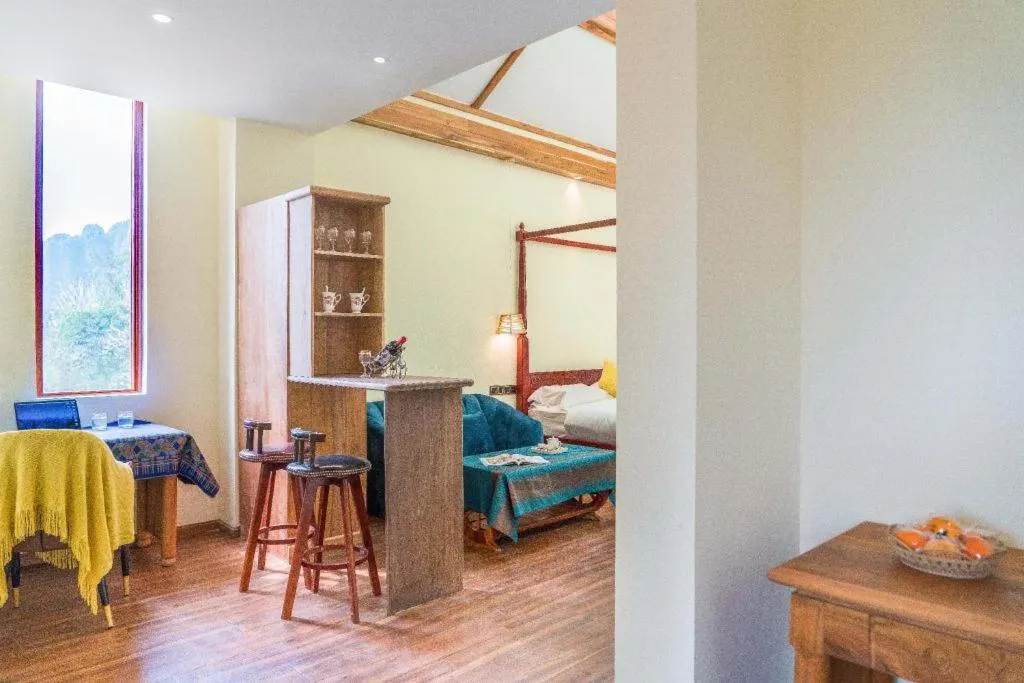 Bed in LARNG YAY  Riverview Resort Hotel