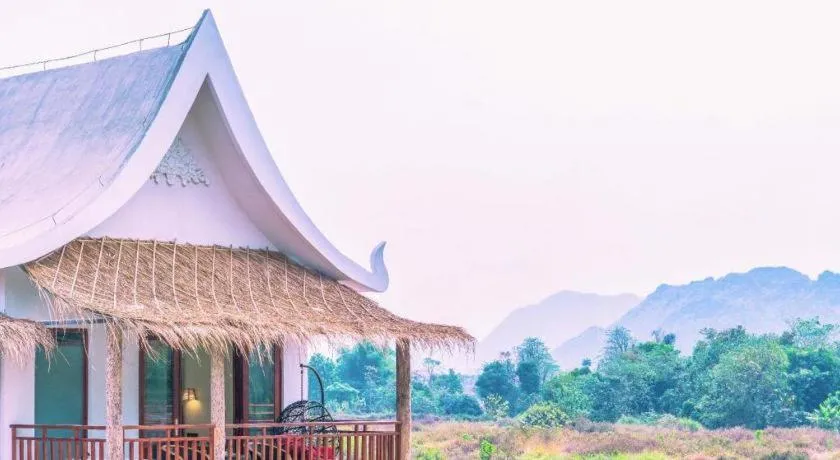 LARNG YAY  Riverview Resort Hotel