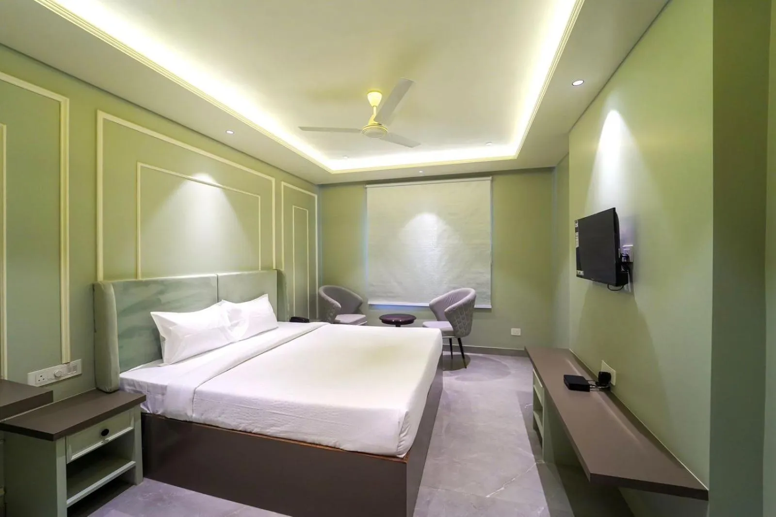 Bed in THE URBAN VILLA