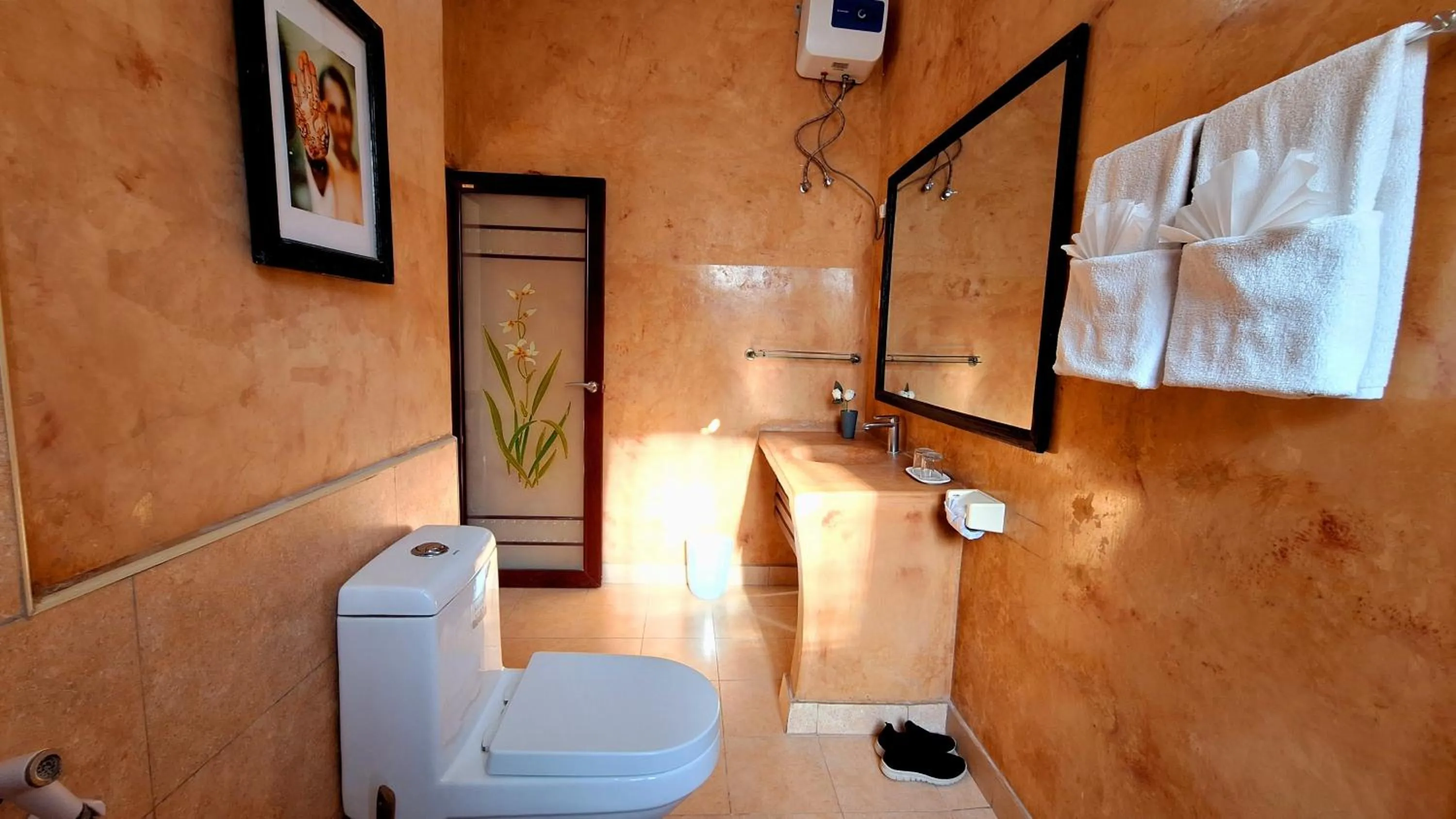 Toilet in Rumaisa Hotel