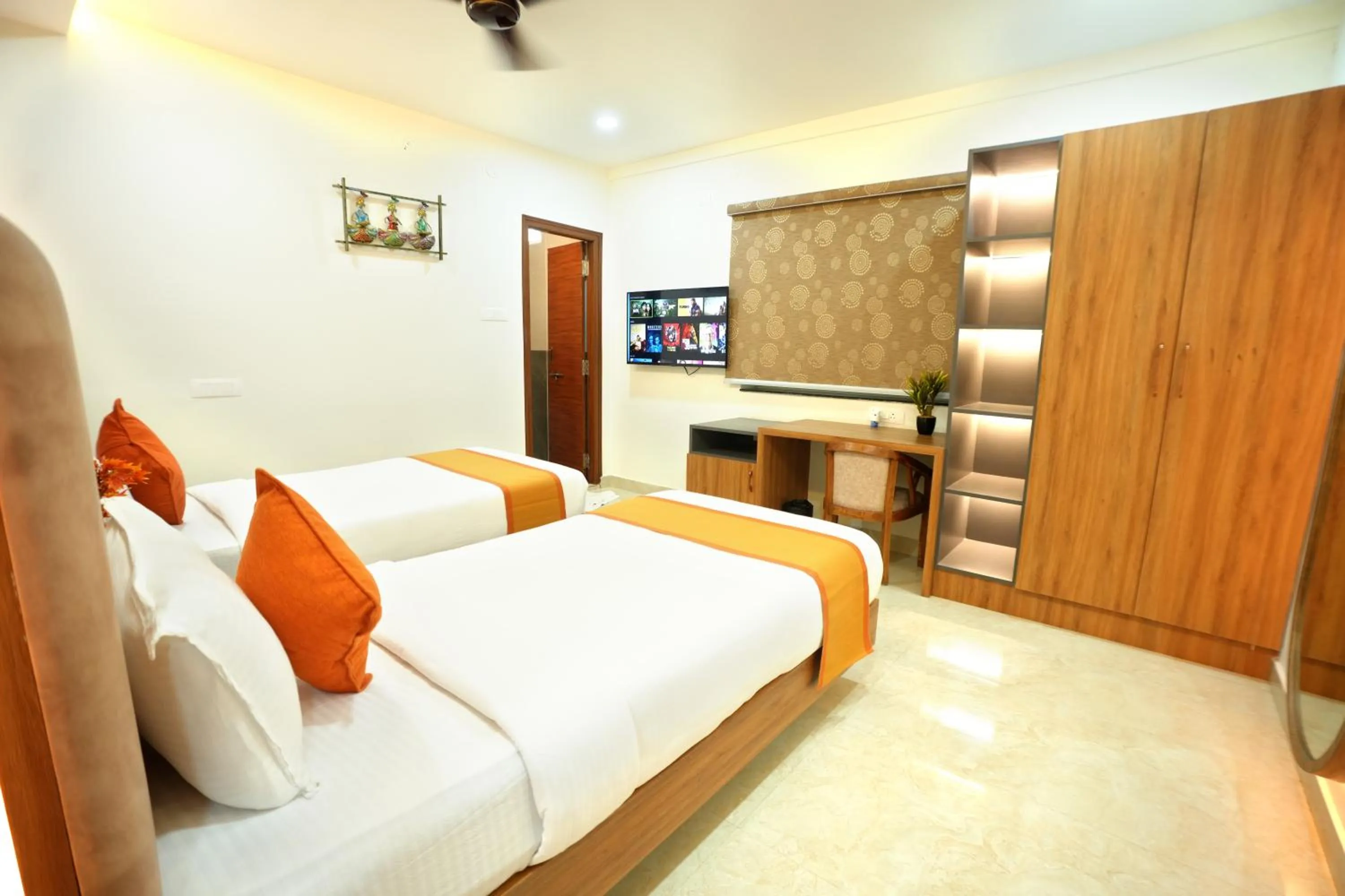 Bed in Hotel Viola Suites Madhapur, Business Hotel