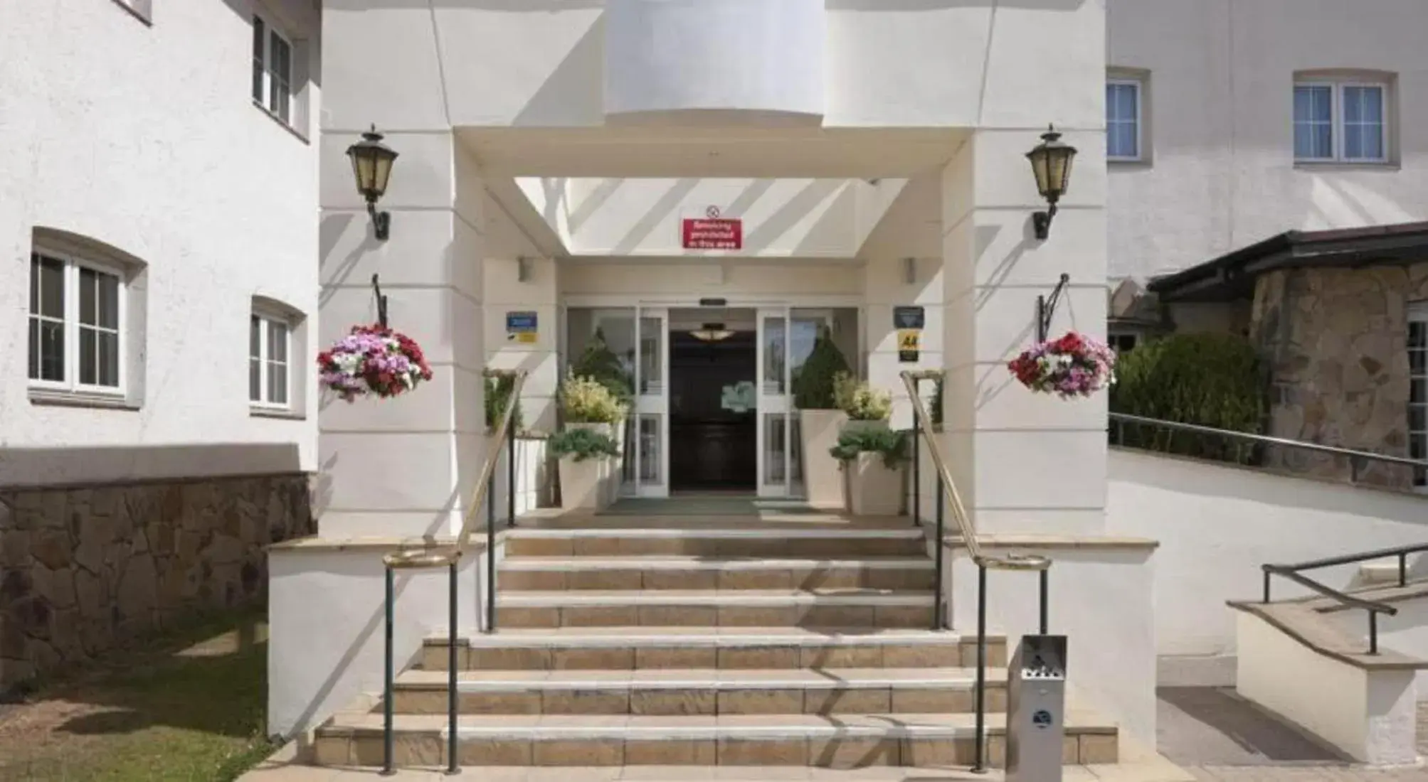 Airport Inn & Spa Manchester Airport Inn & Spa Manchester