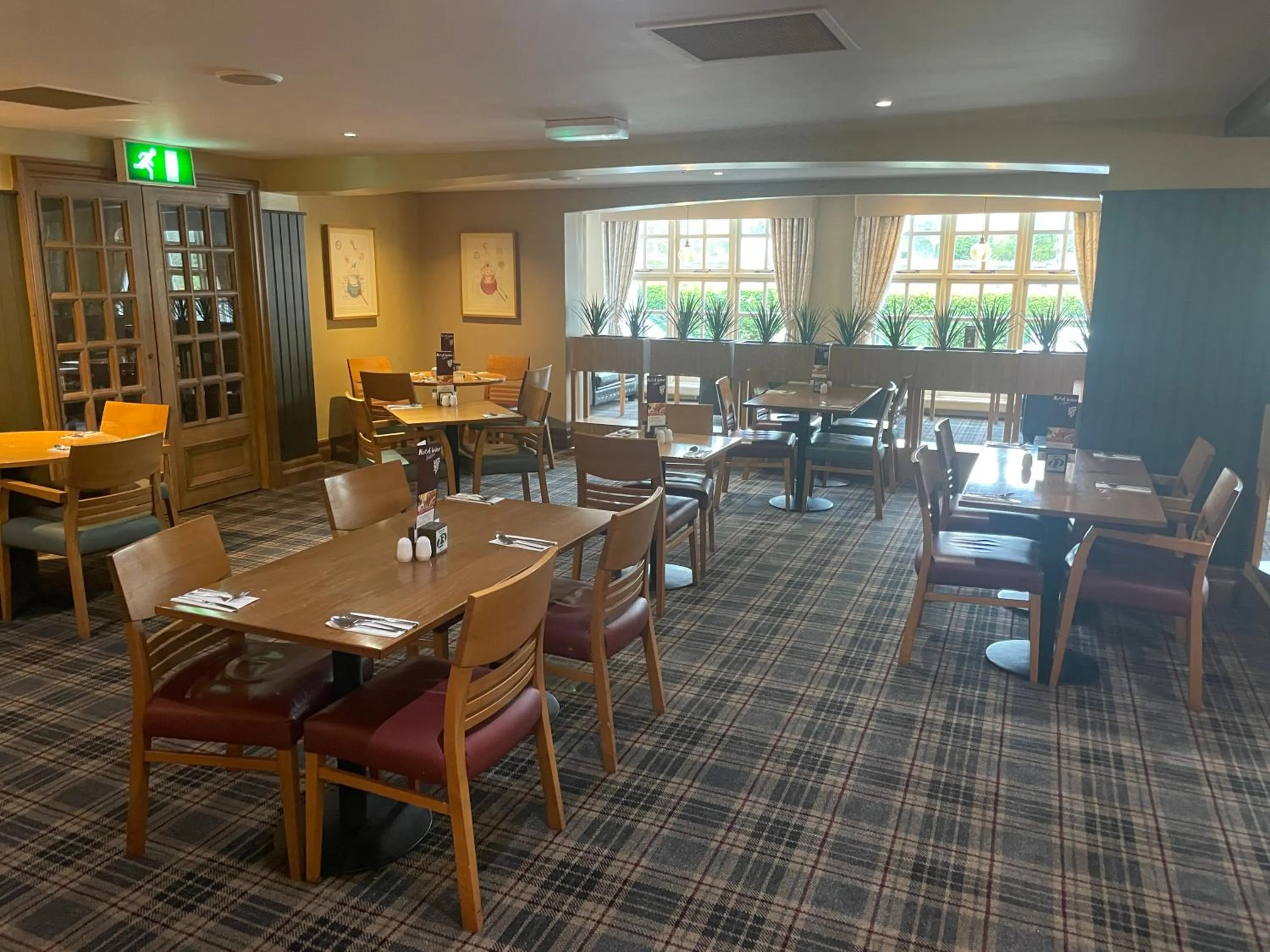 Restaurant/places to eat in Airport Inn & Spa Manchester