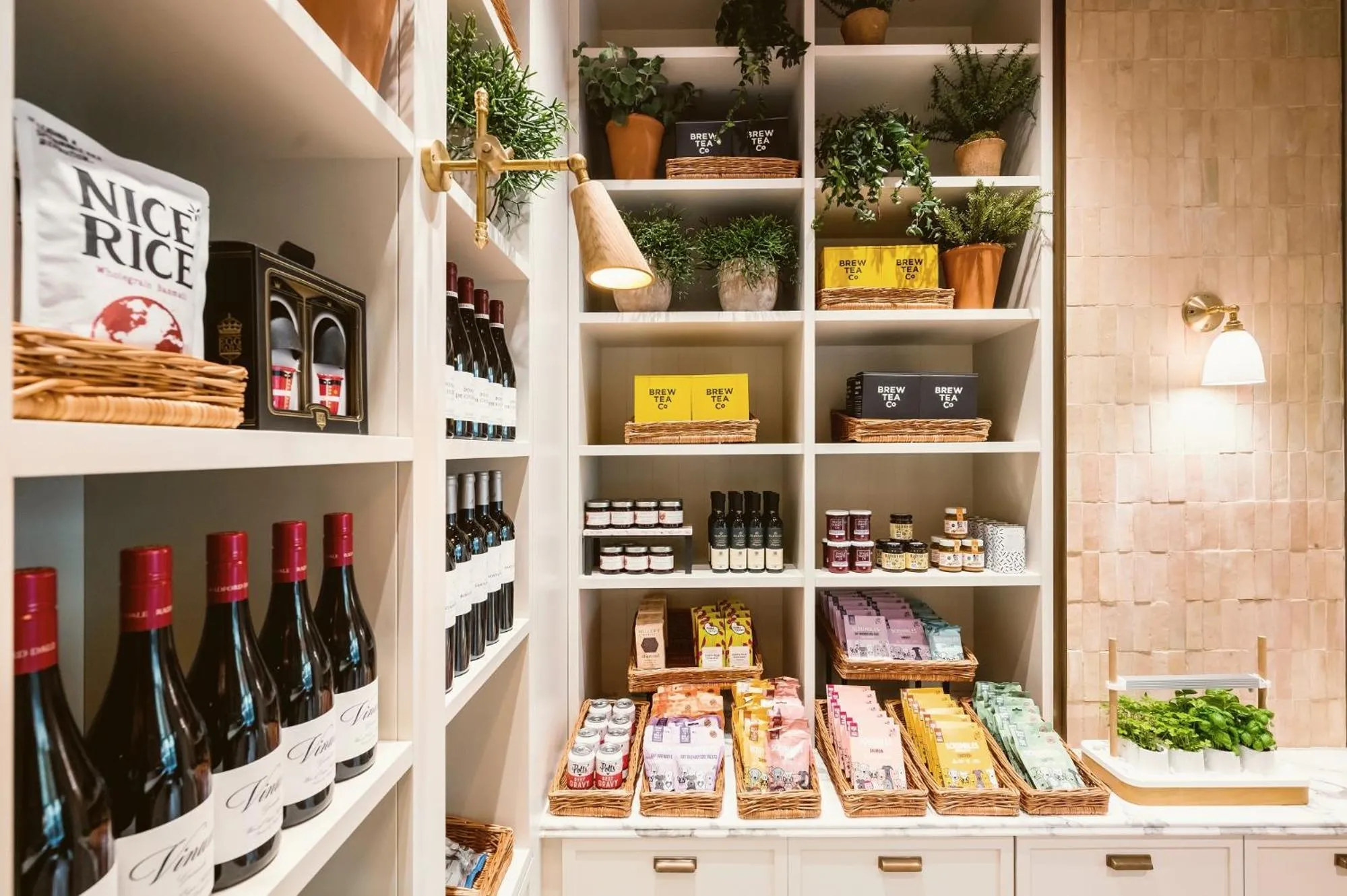 Supermarket/grocery shop in Wilde Aparthotels London Liverpool Street