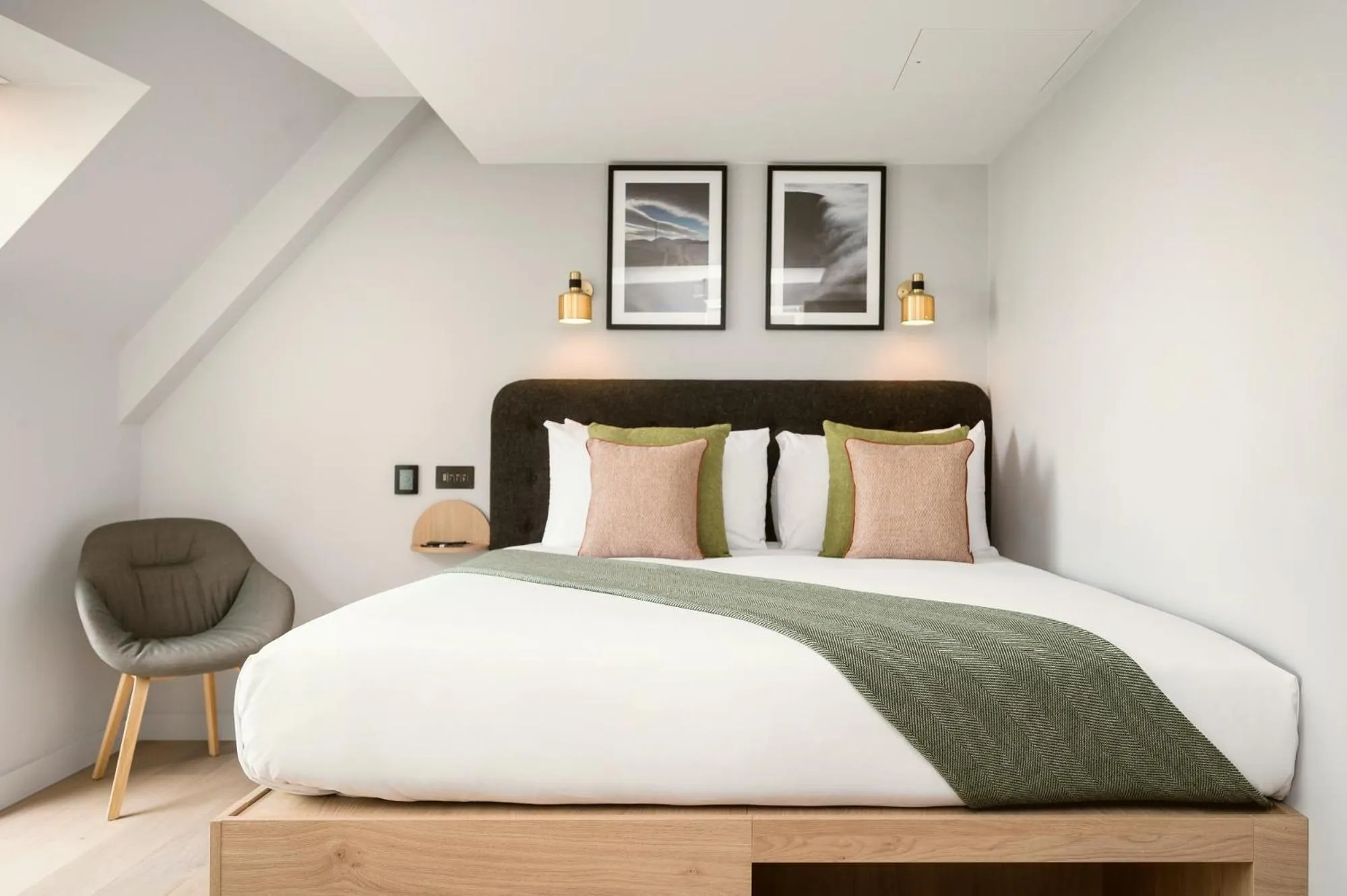 Bed in Wilde Aparthotels London Liverpool Street