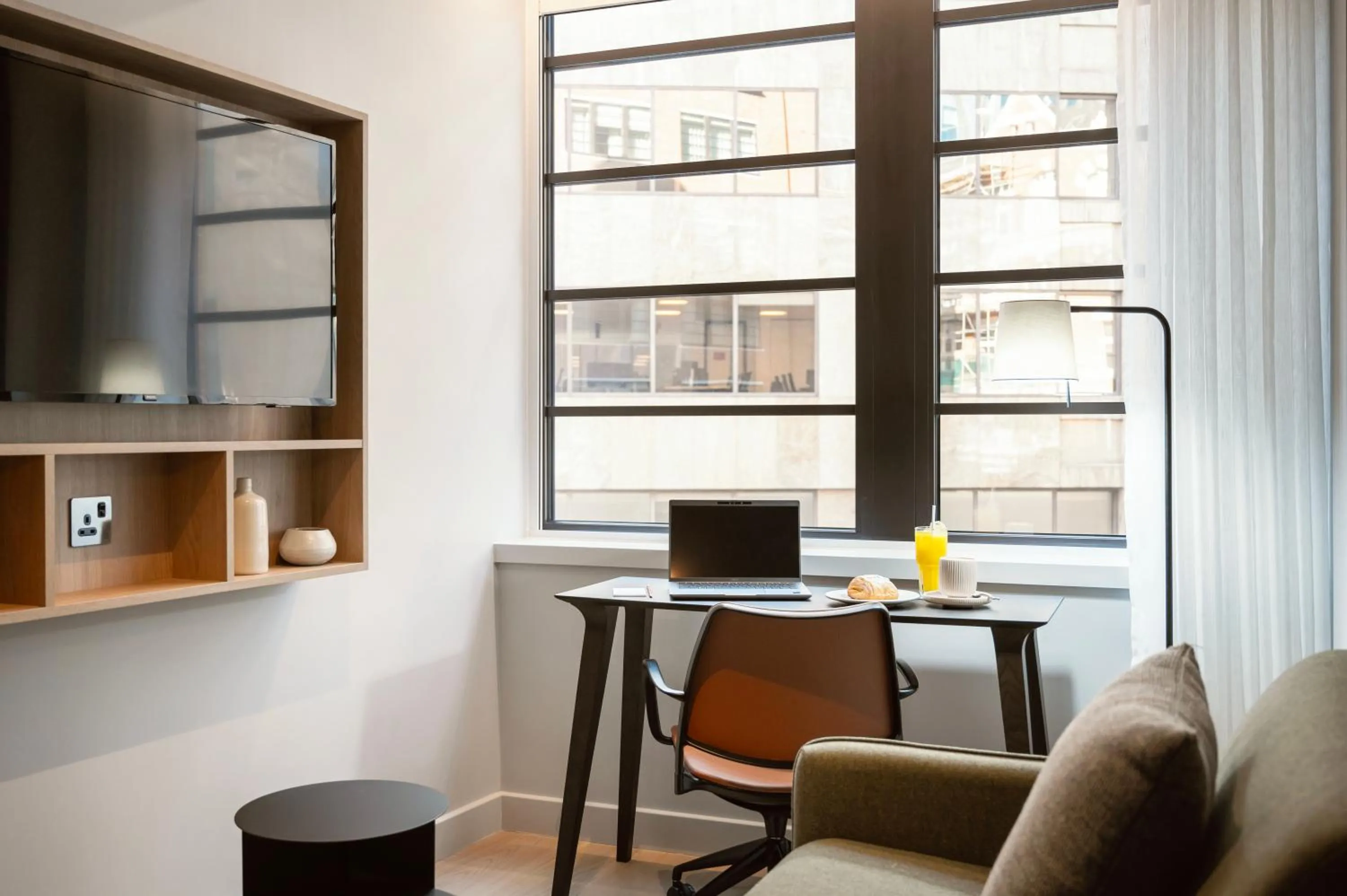 Living room in Wilde Aparthotels London Liverpool Street