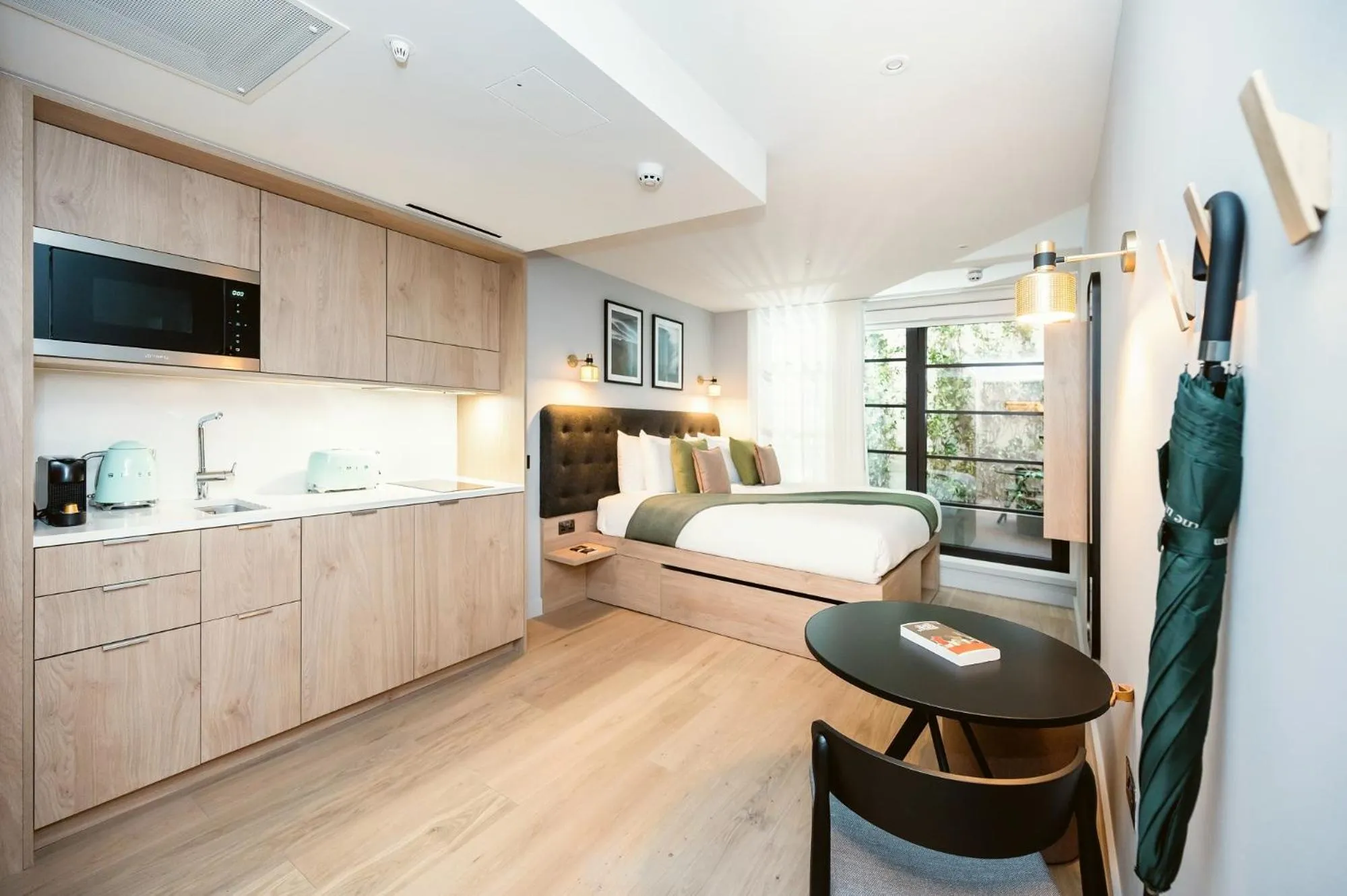 Bed in Wilde Aparthotels London Liverpool Street