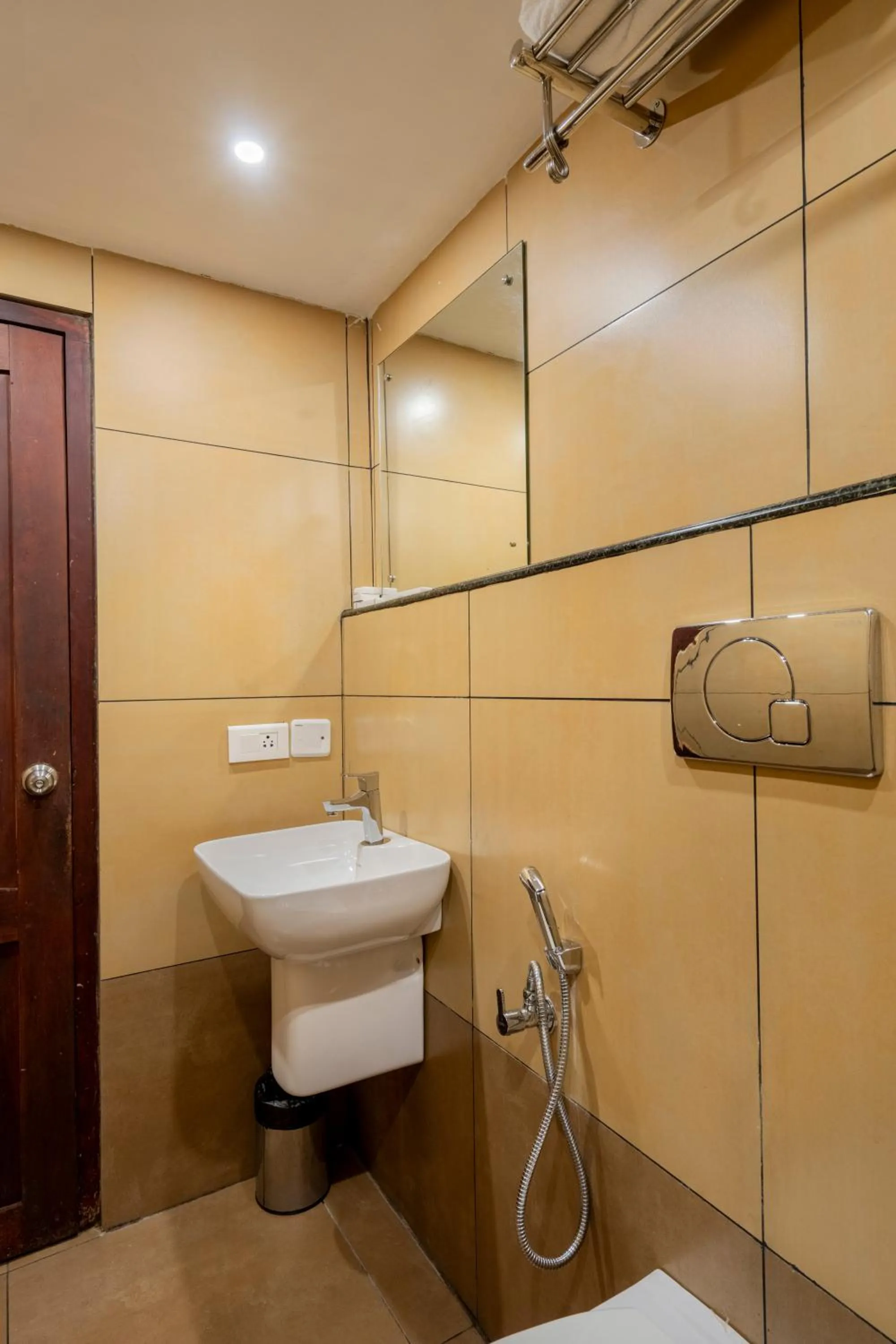 Shower in Daan Orchid Residency