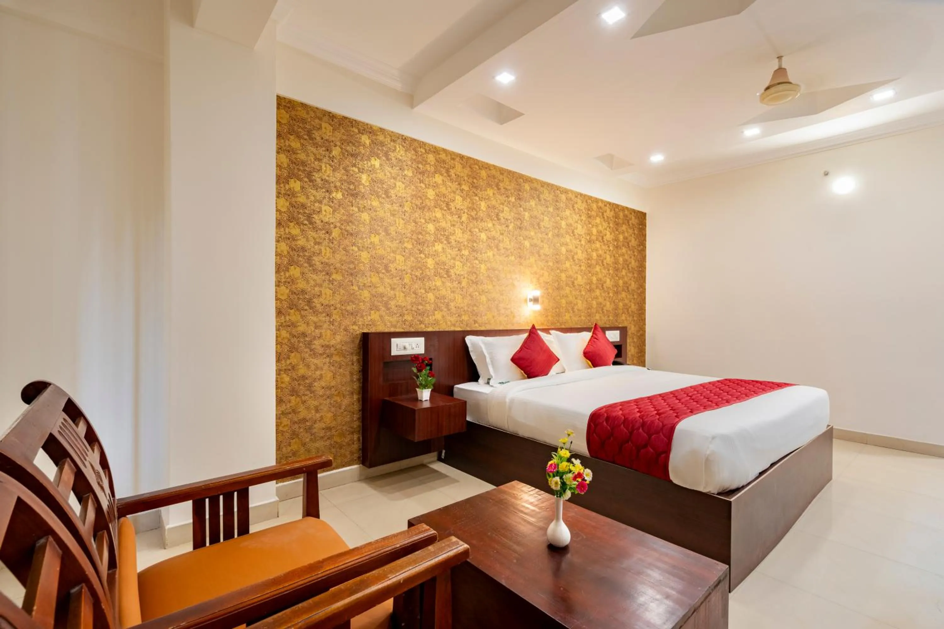 Bed in Daan Orchid Residency