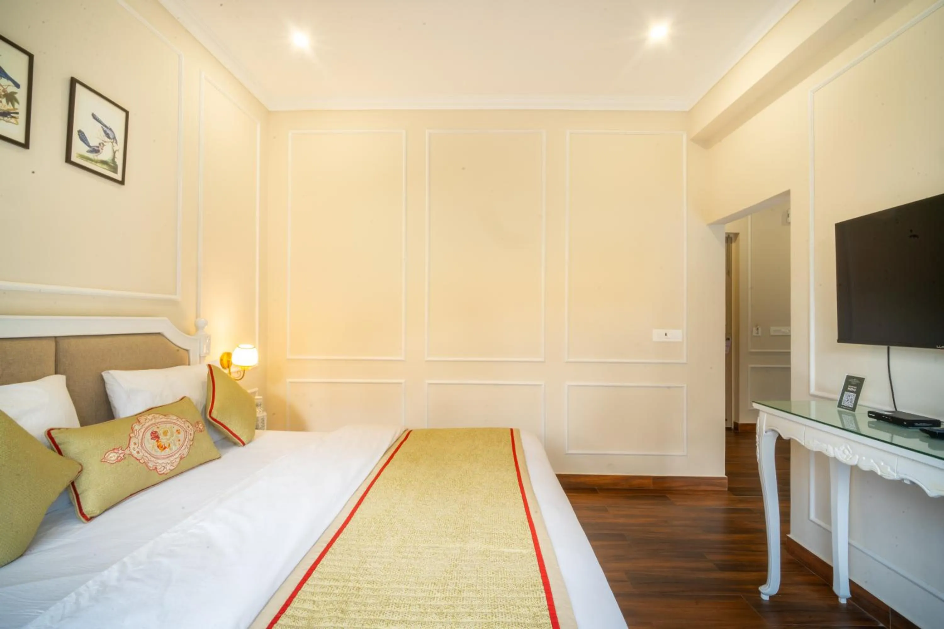 Bed in Marten's Wilderness Retreat