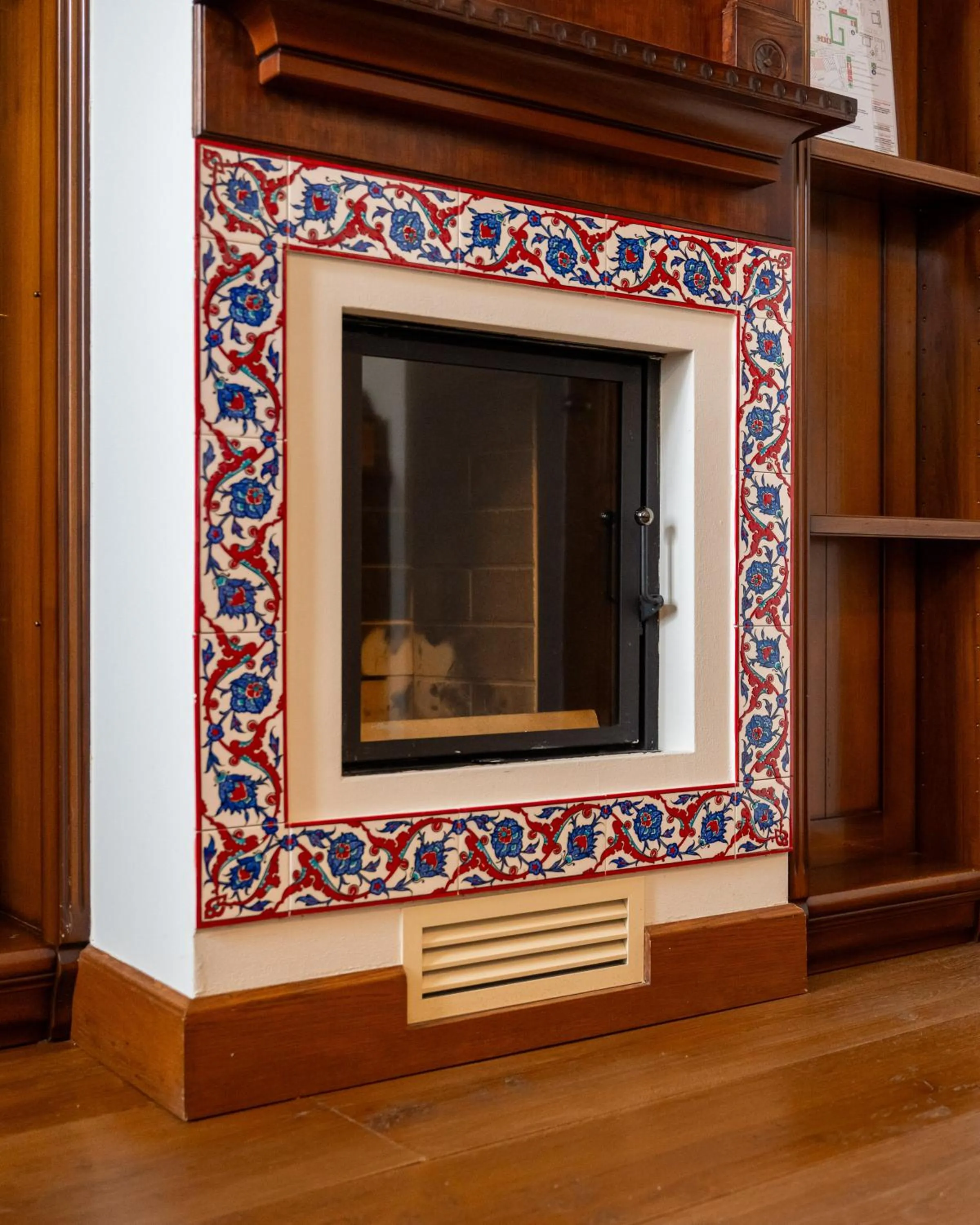 Decorative detail in 1448 Antica Dimora Al Merlo Bianco