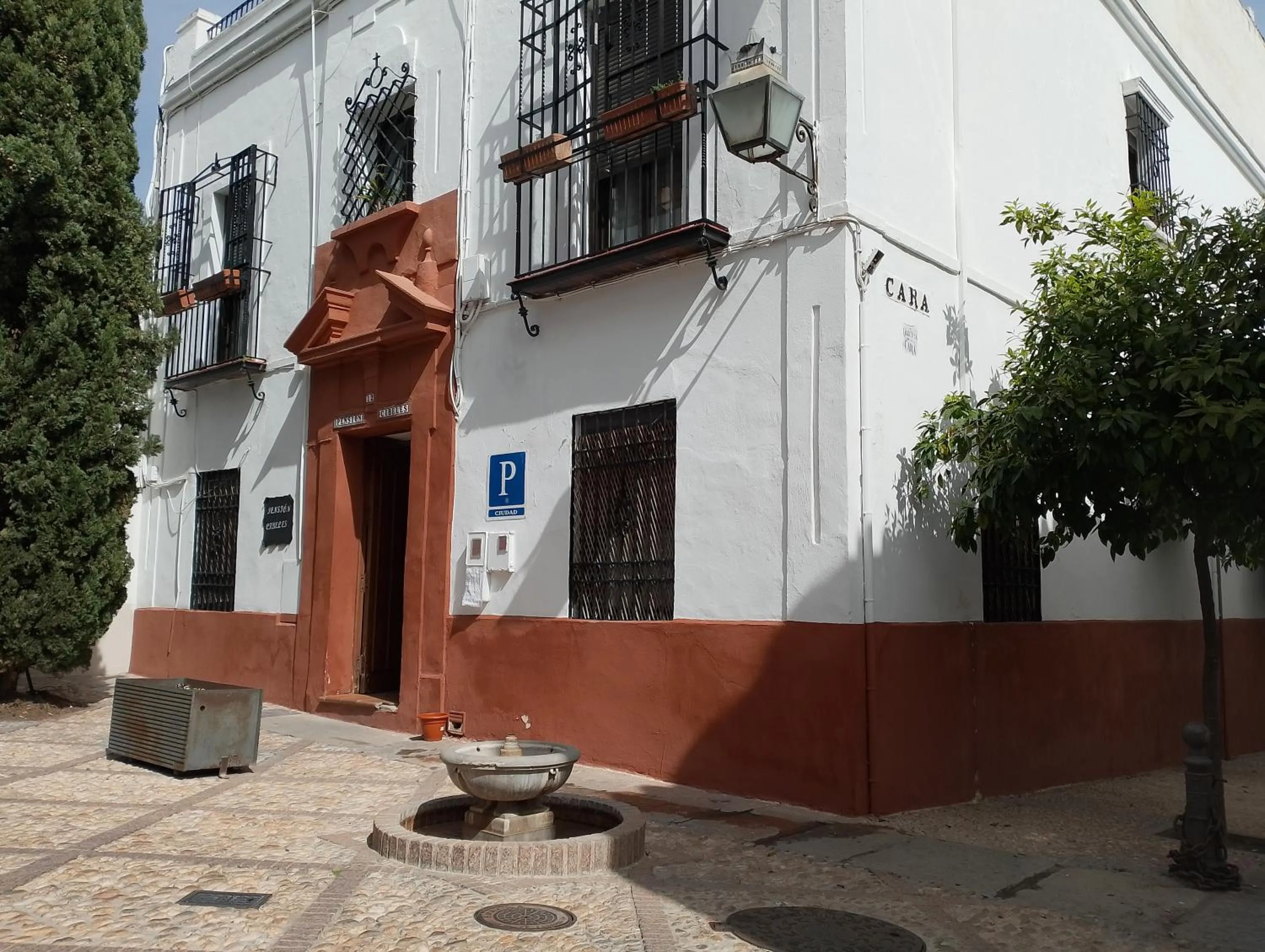 Property building in Nueva PENSION CIBELES