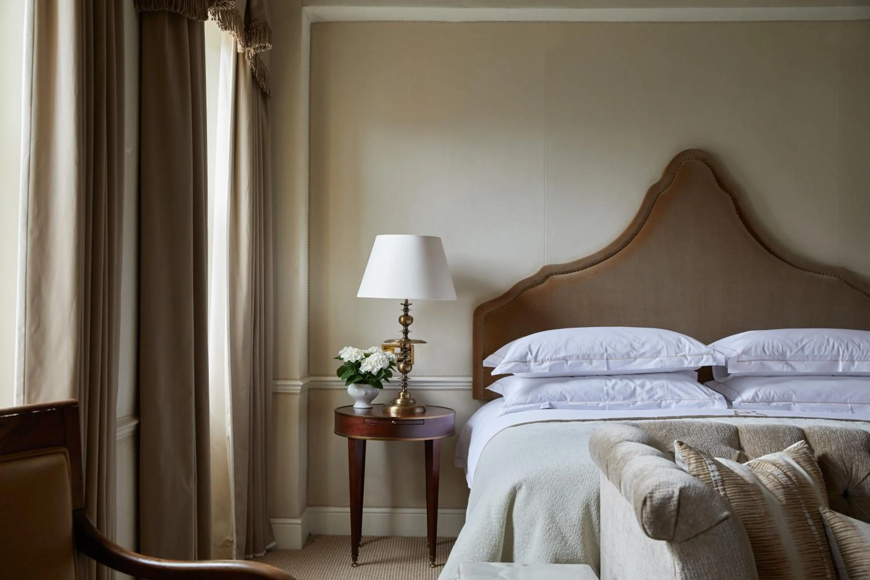 Seating area, Bed in Egerton House