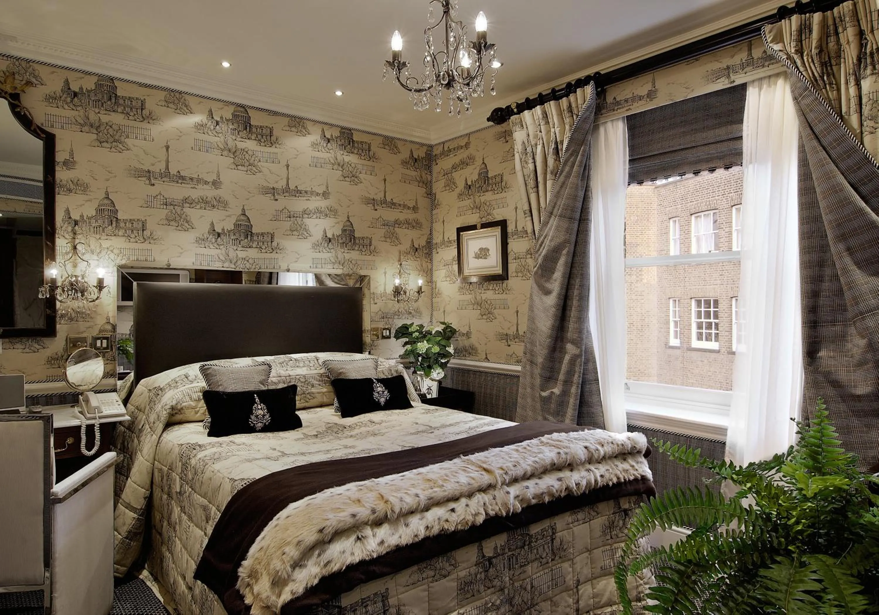 Photo of the whole room, Bed in Egerton House