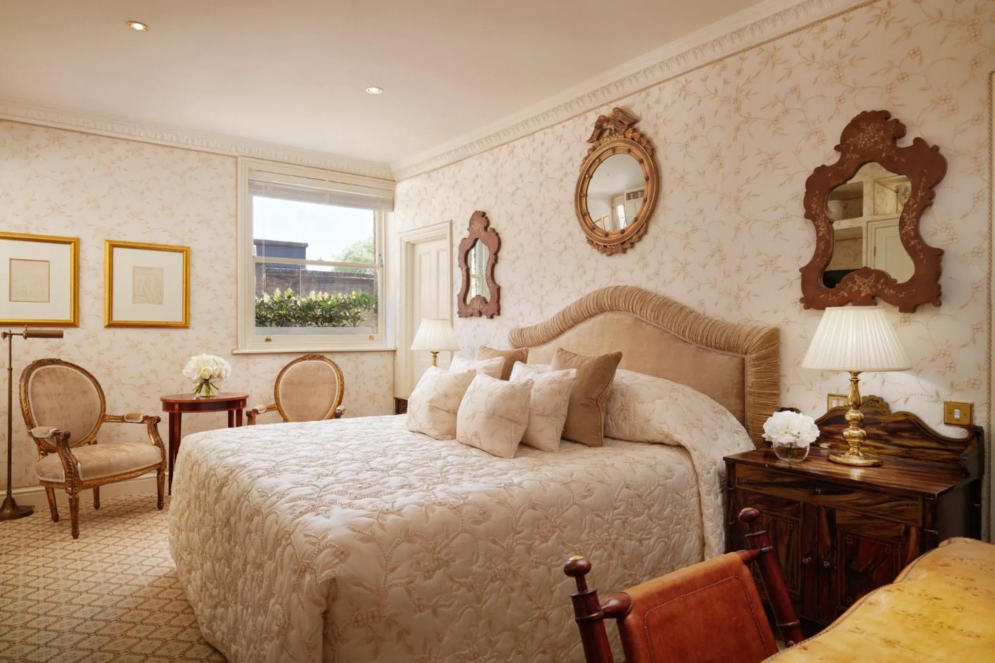 Photo of the whole room, Bed in Egerton House