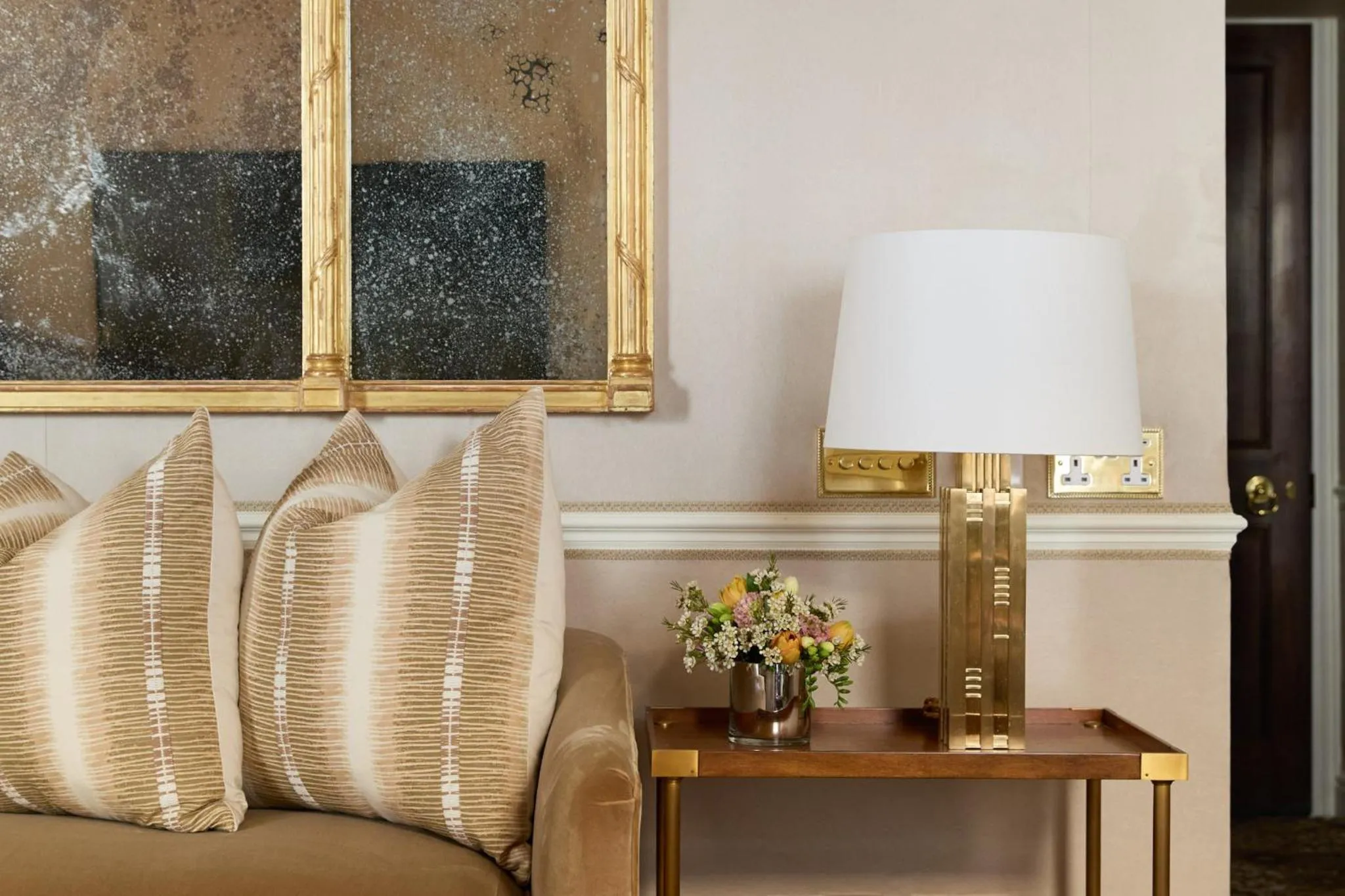 Photo of the whole room in Egerton House