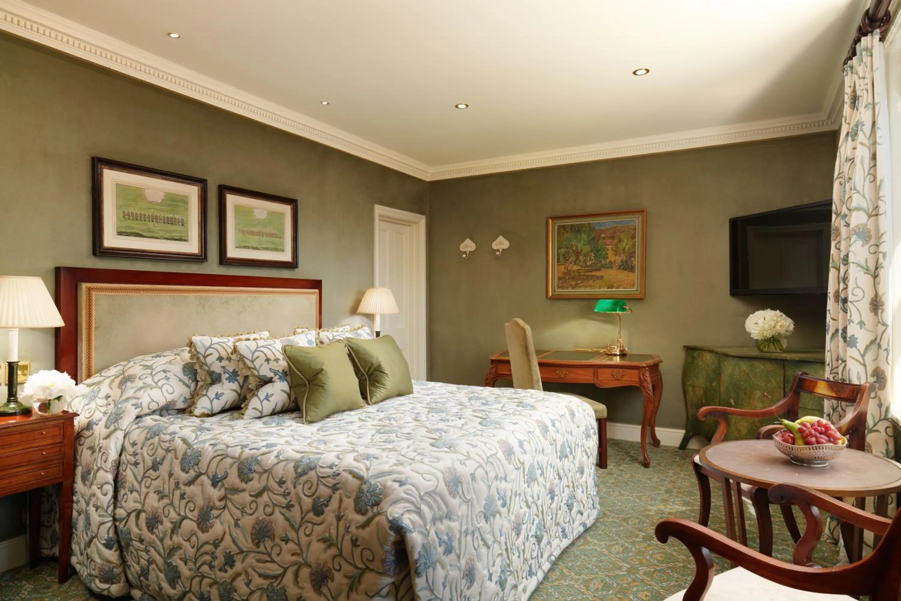 Bedroom, Bed in Egerton House