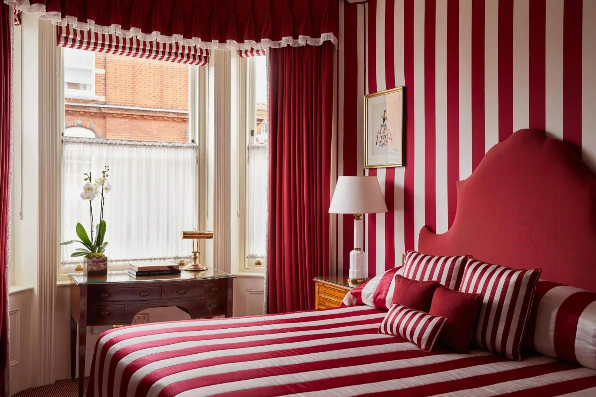 Photo of the whole room, Bed in Egerton House