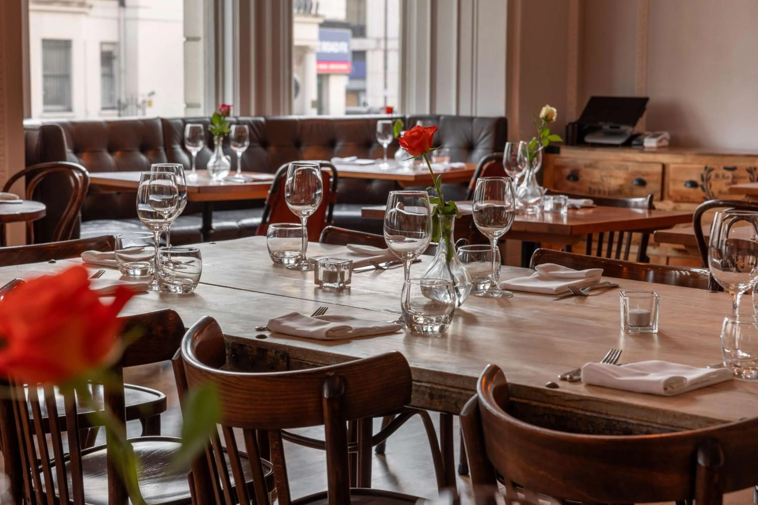 Restaurant/places to eat in Radisson Blu Hotel, London South Kensington