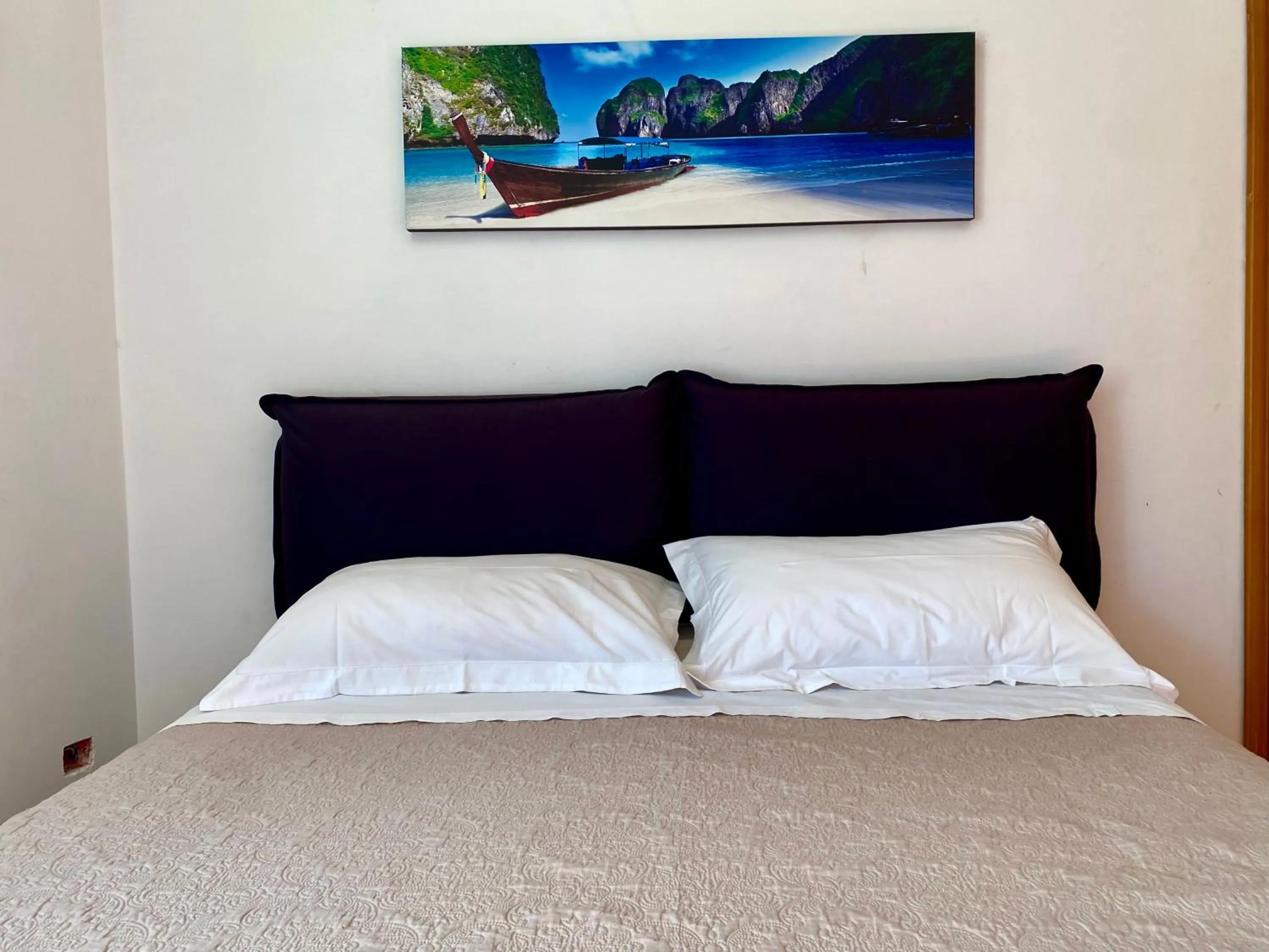 Bed in Apartment Arenula