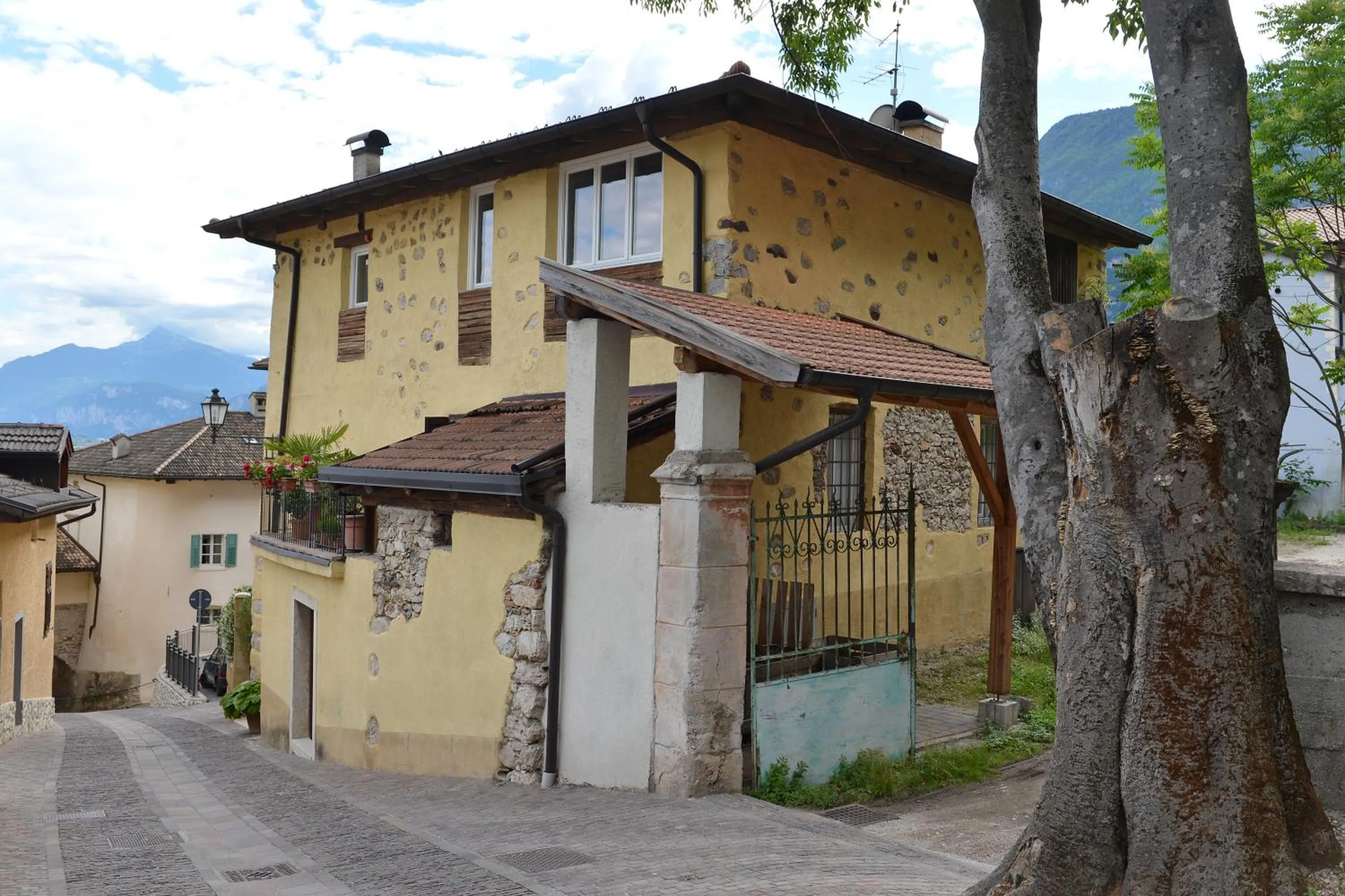 Property building in B&B Pedelmont