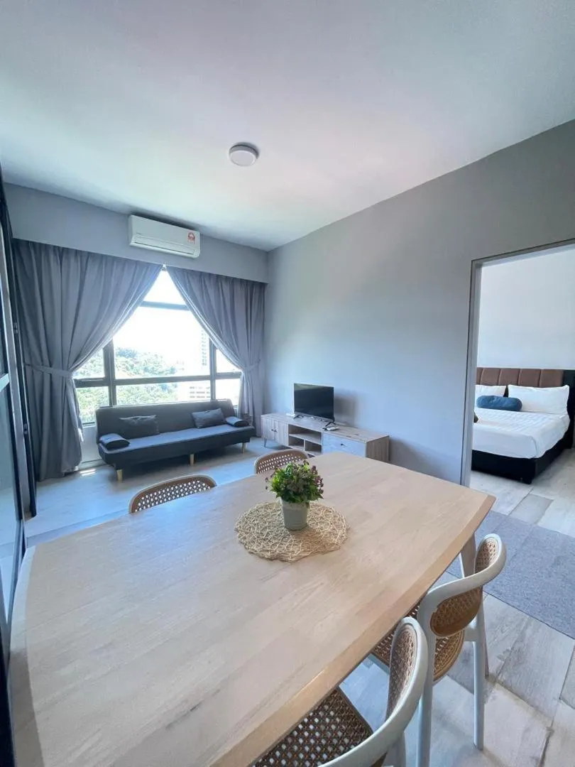 Bed in Jesselton Quay Kota Kinabalu City Centre by LW Suites