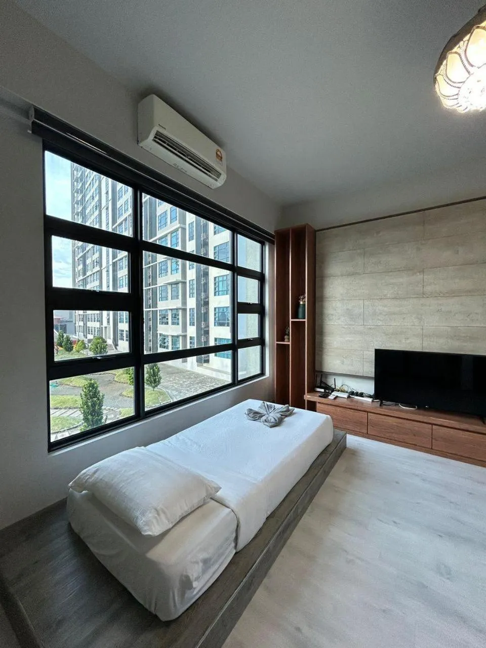 Bed in Jesselton Quay Kota Kinabalu City Centre by LW Suites