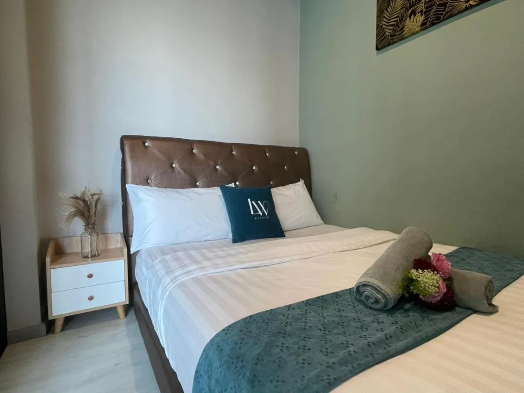 Bed in Jesselton Quay Kota Kinabalu City Centre by LW Suites