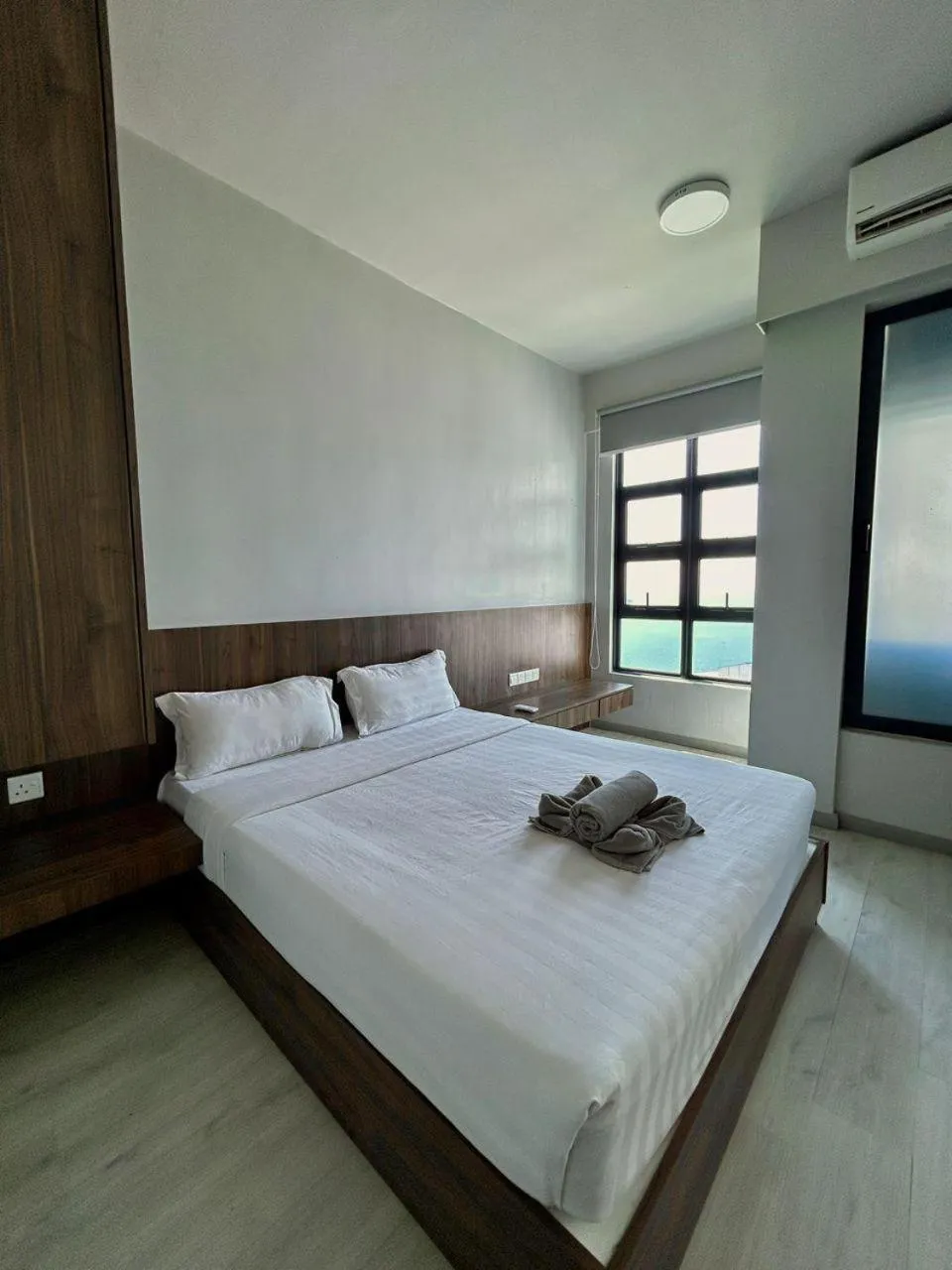 Bed in Jesselton Quay Kota Kinabalu City Centre by LW Suites