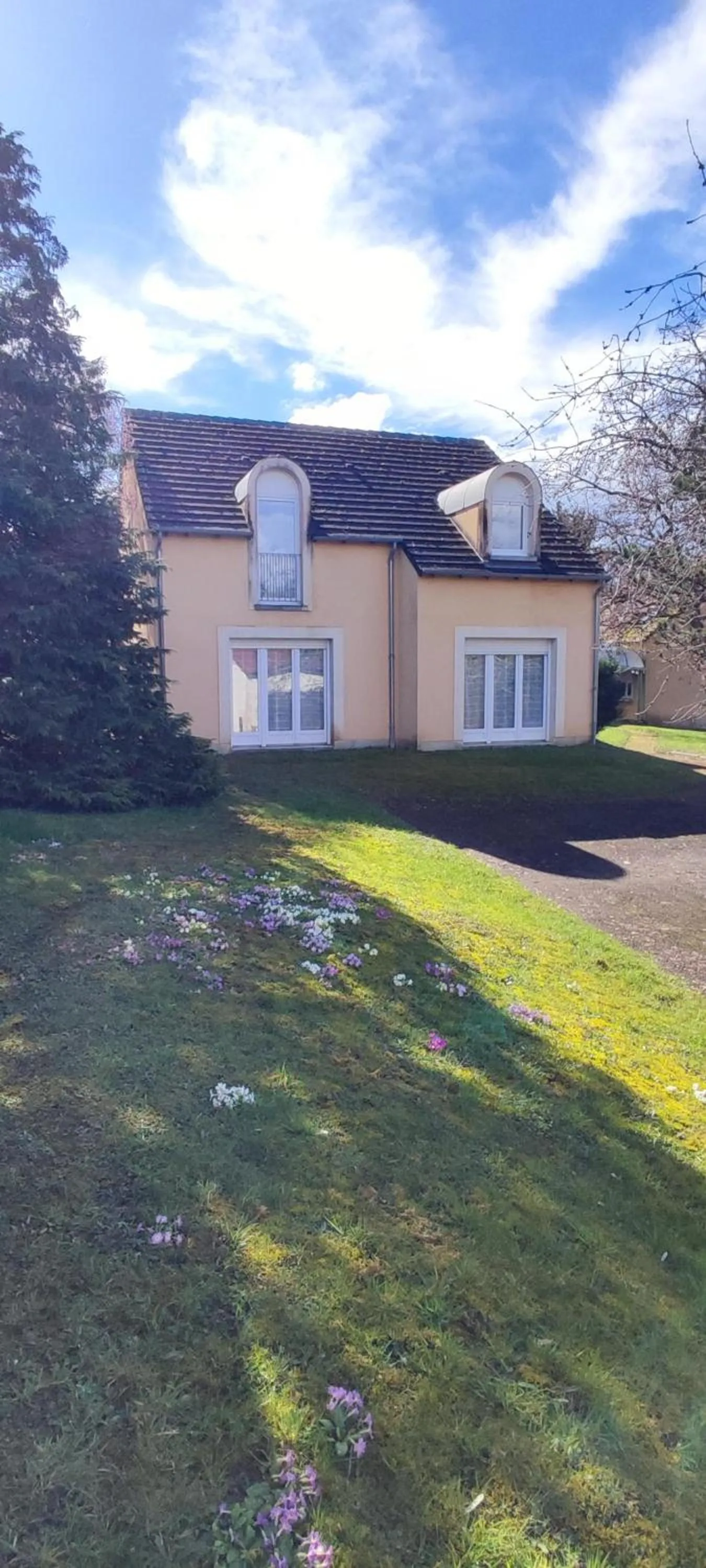 Property building in Le Haut Berry