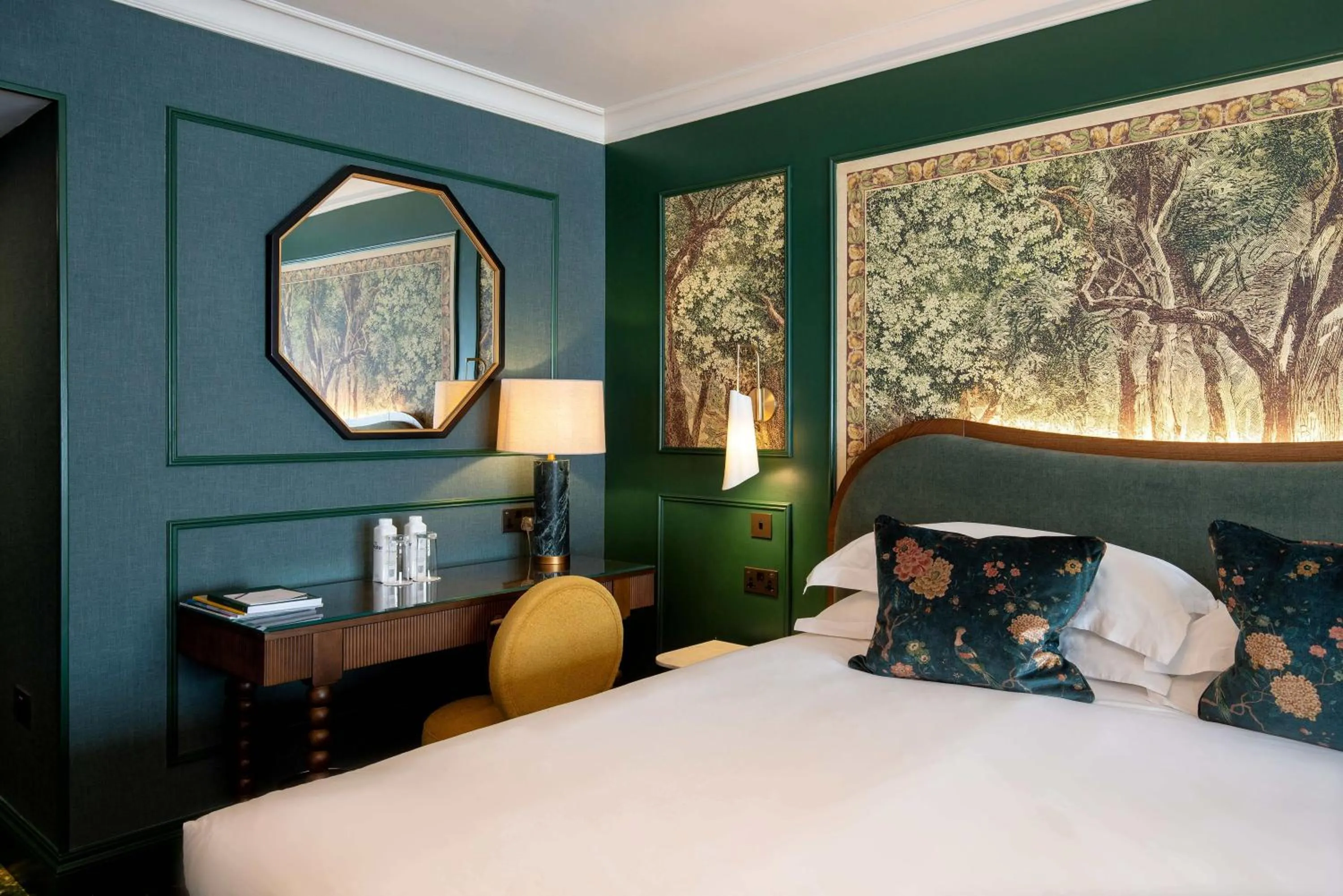 Bed in The Capital Hotel, Apartments & Townhouse - Small Luxury Hotels of The World