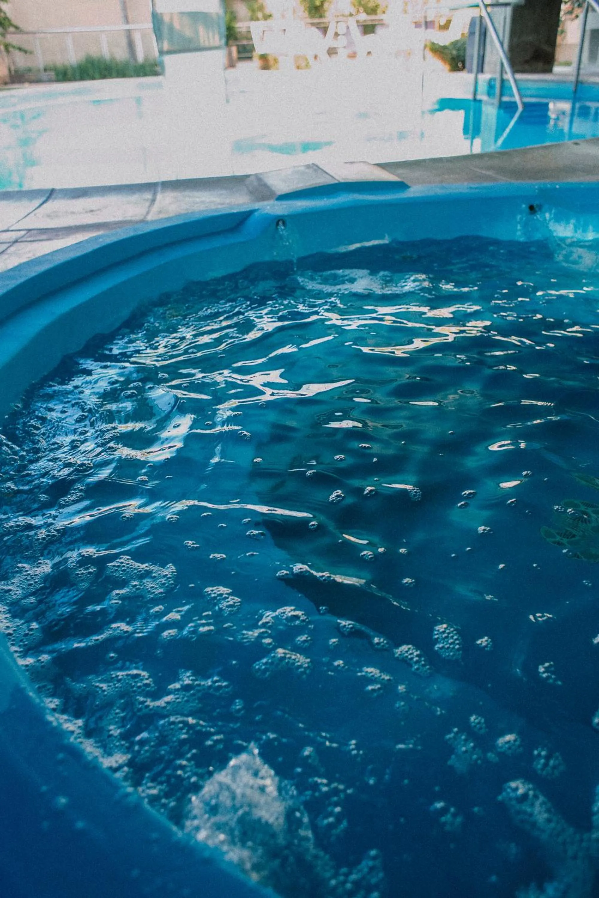 Hot Tub in Howard Johnson Hotel Yerba Buena