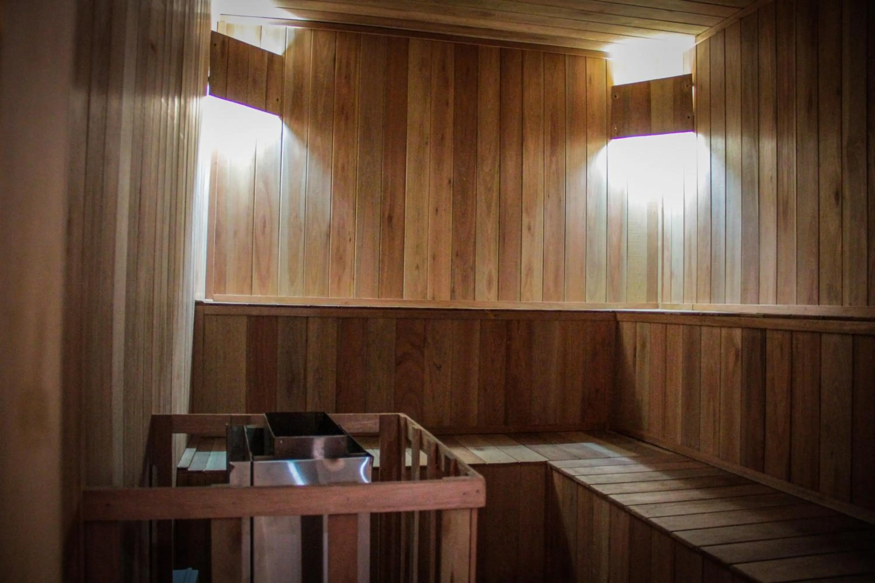 Sauna in Howard Johnson Hotel Yerba Buena