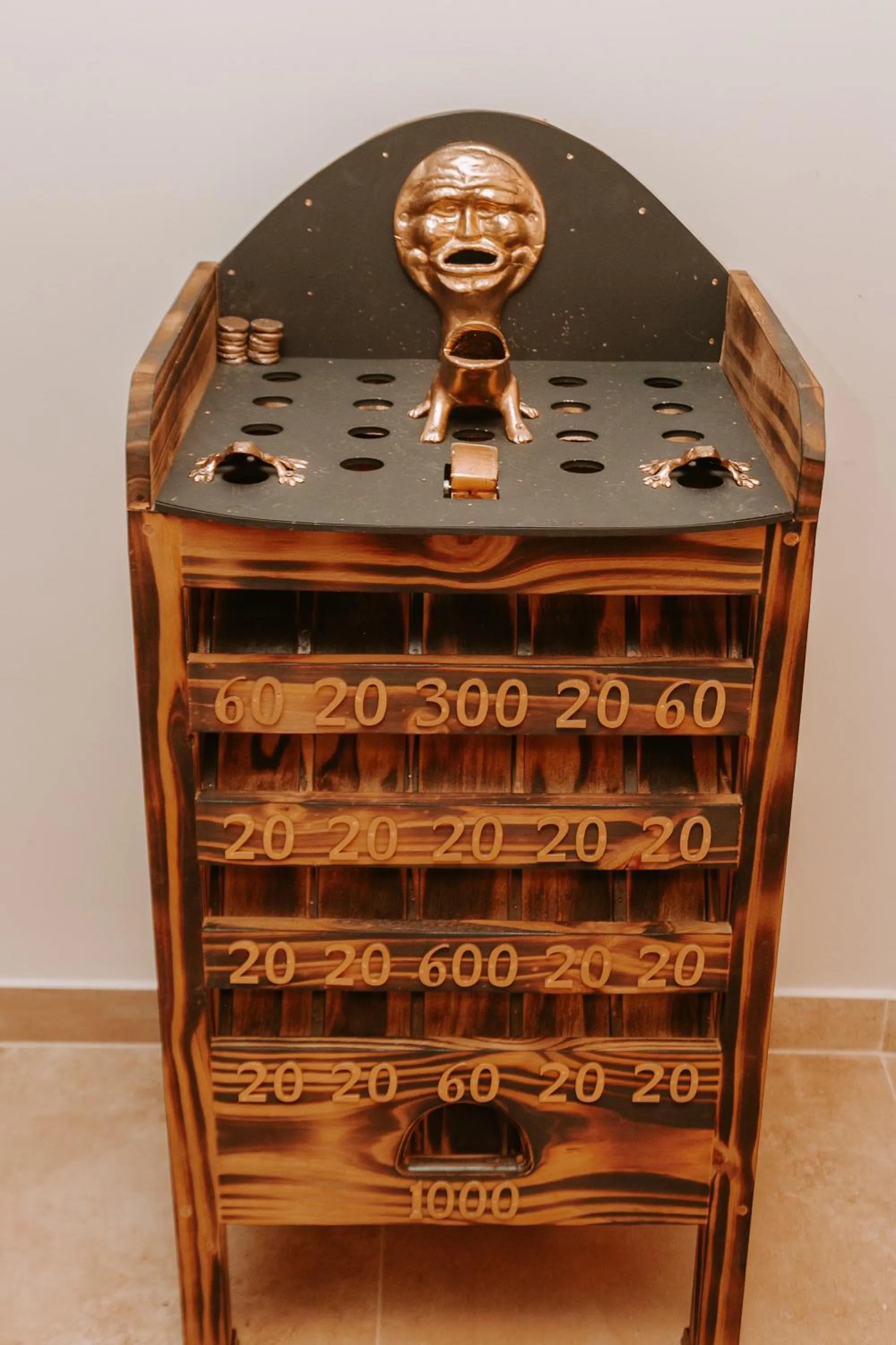 Game Room in Howard Johnson Hotel Yerba Buena