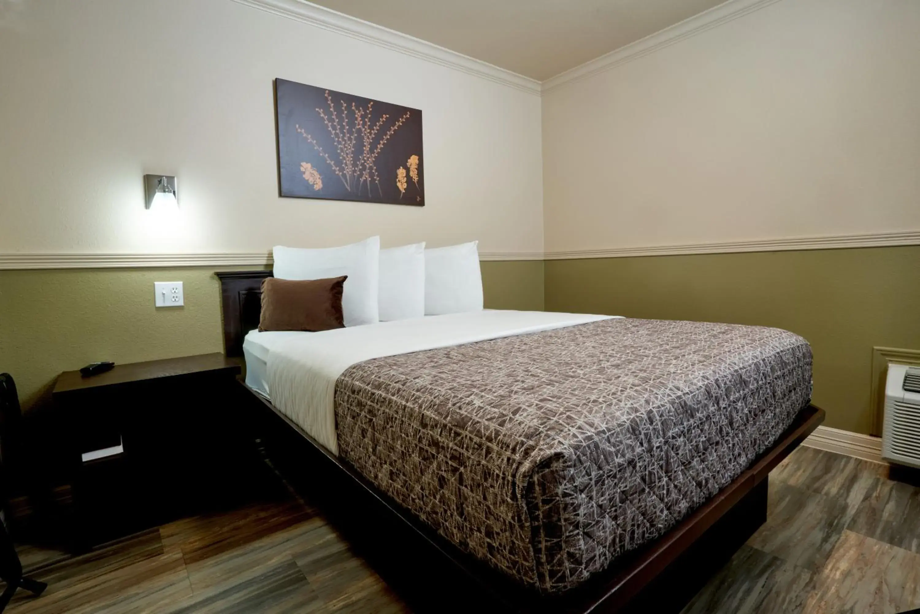 Main Building Queen Room with Two Queen Beds- Upstairs in Family Garden Inn & Suites Main Building Queen Room with Two Queen Beds- Upstairs in Family Garden Inn & Suites